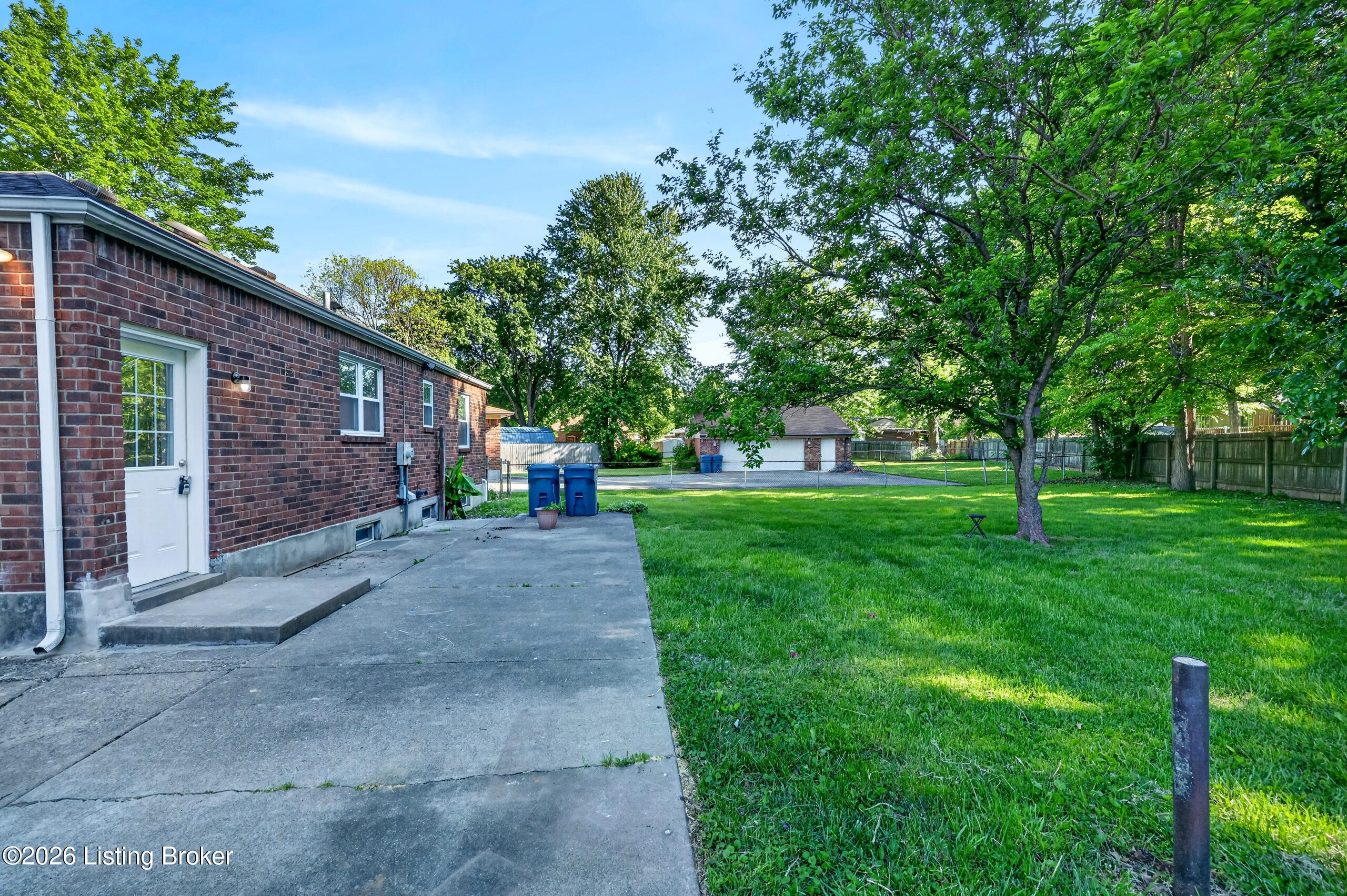 5905 Carmelwood Cir