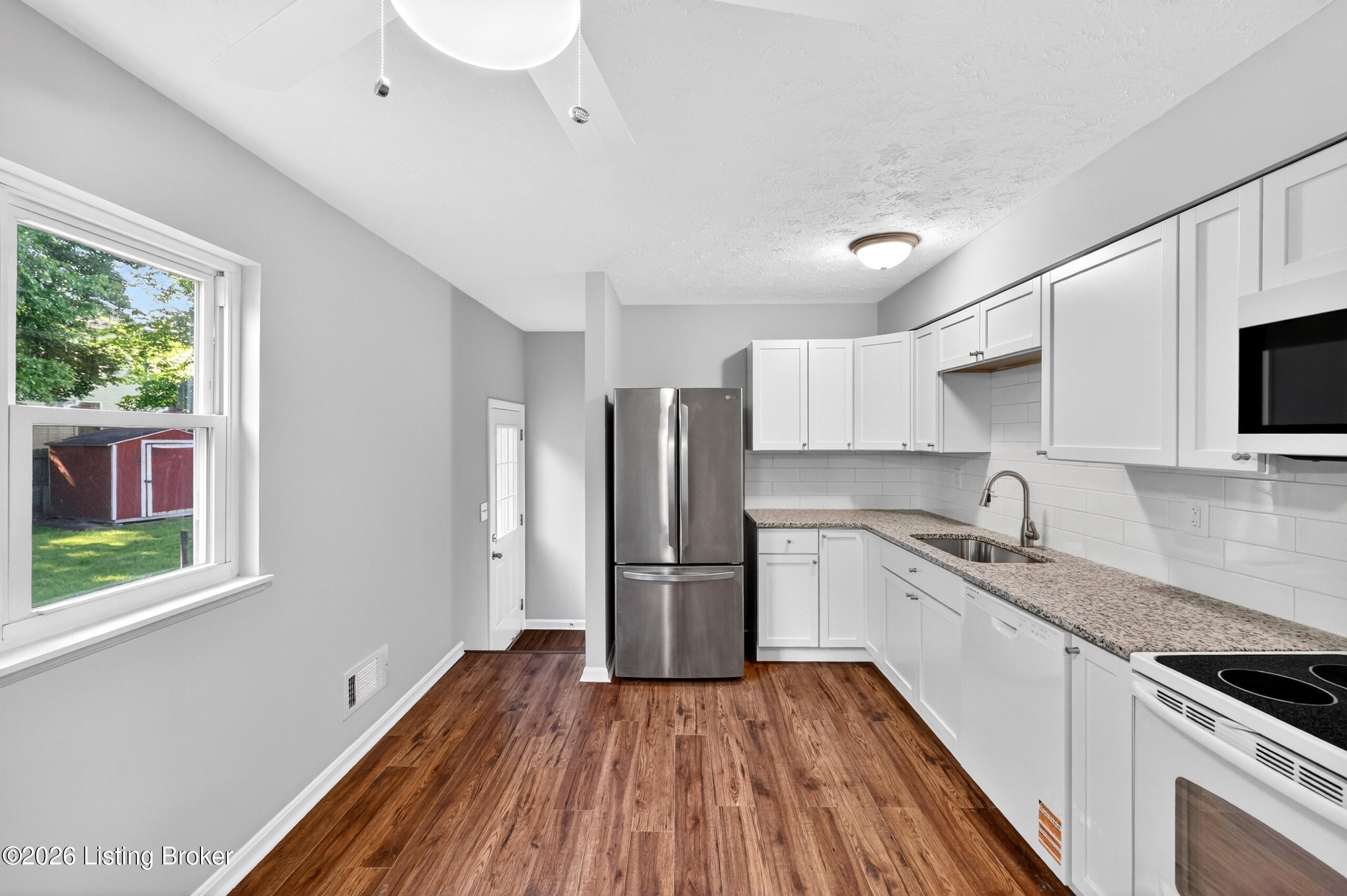 5905 Carmelwood Cir