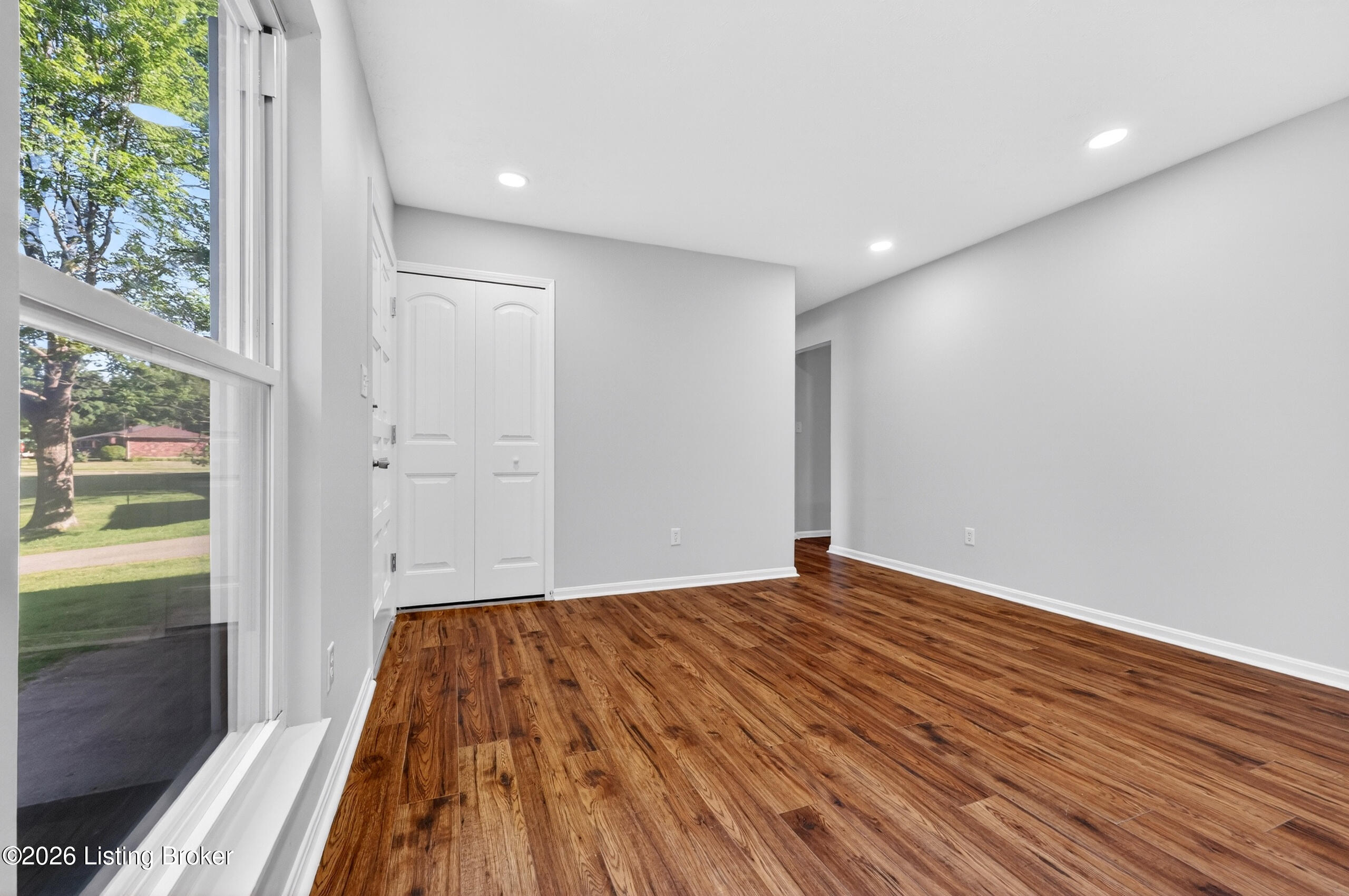 5905 Carmelwood Cir