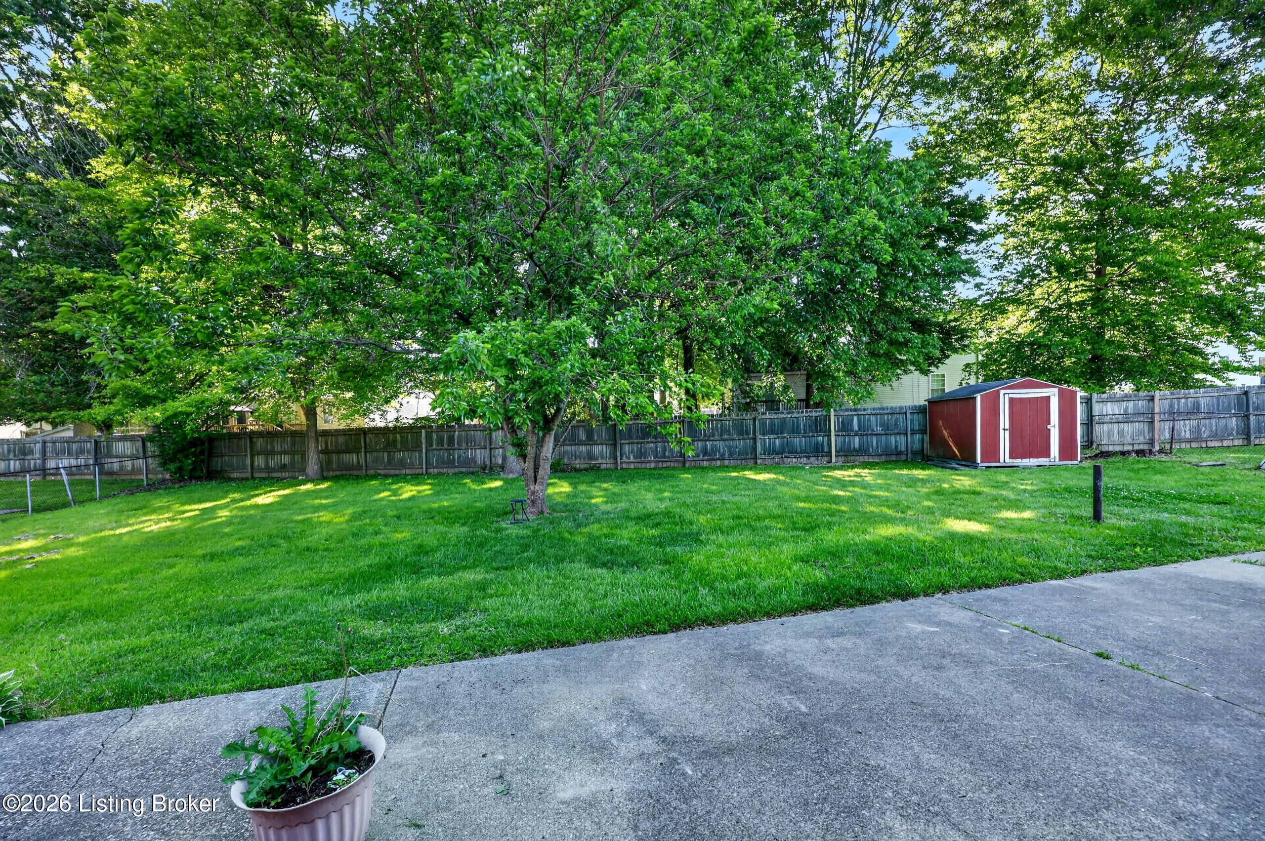 5905 Carmelwood Cir