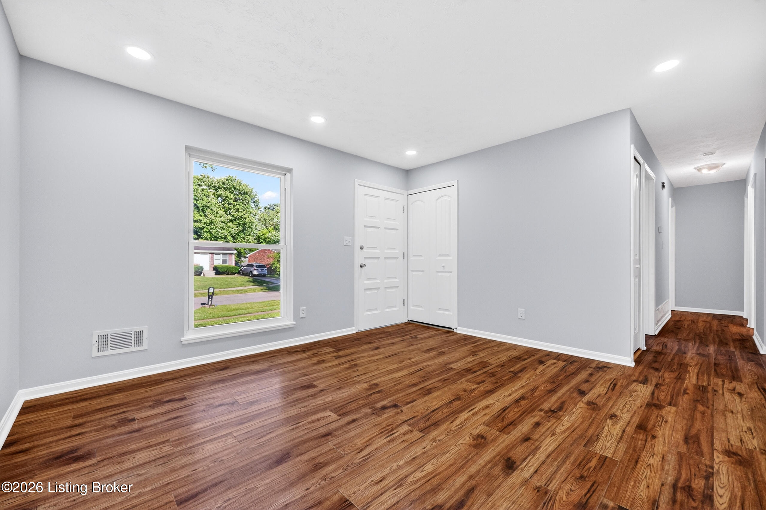 5905 Carmelwood Cir