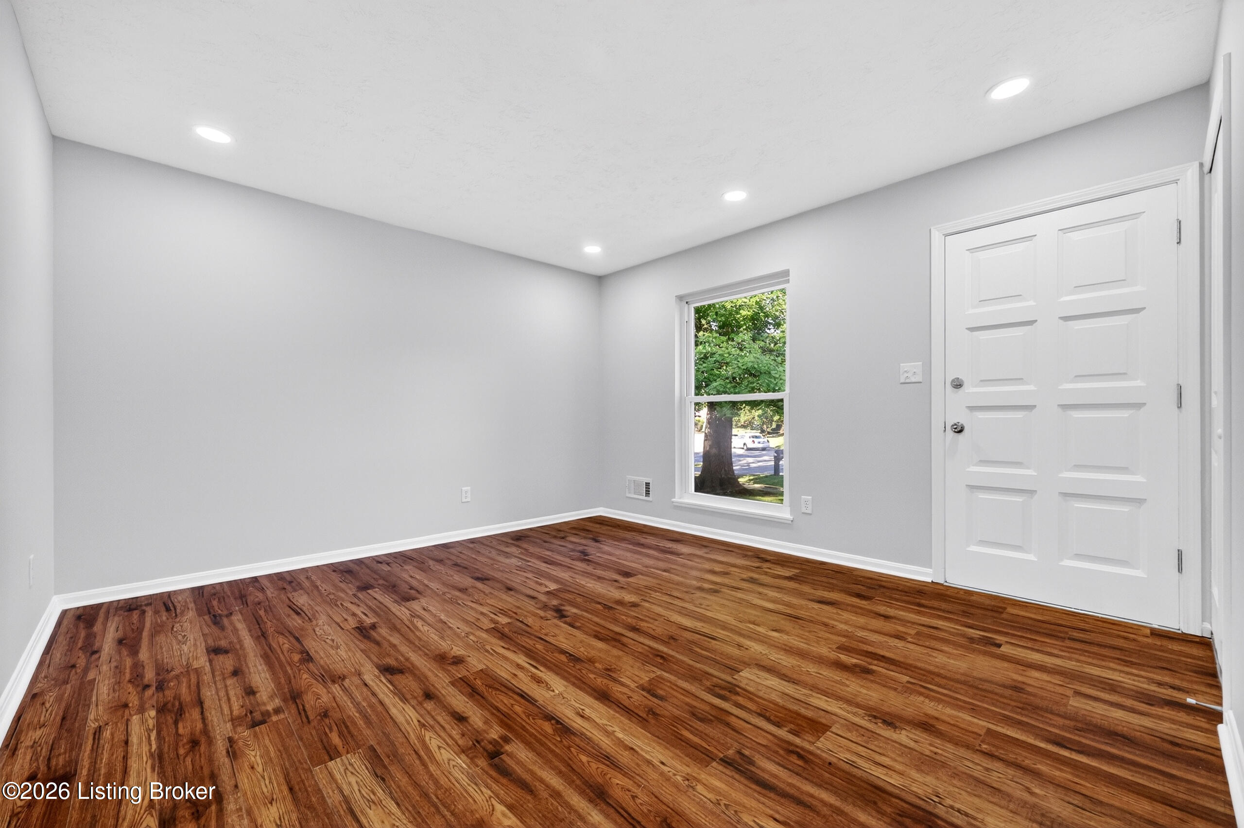 5905 Carmelwood Cir