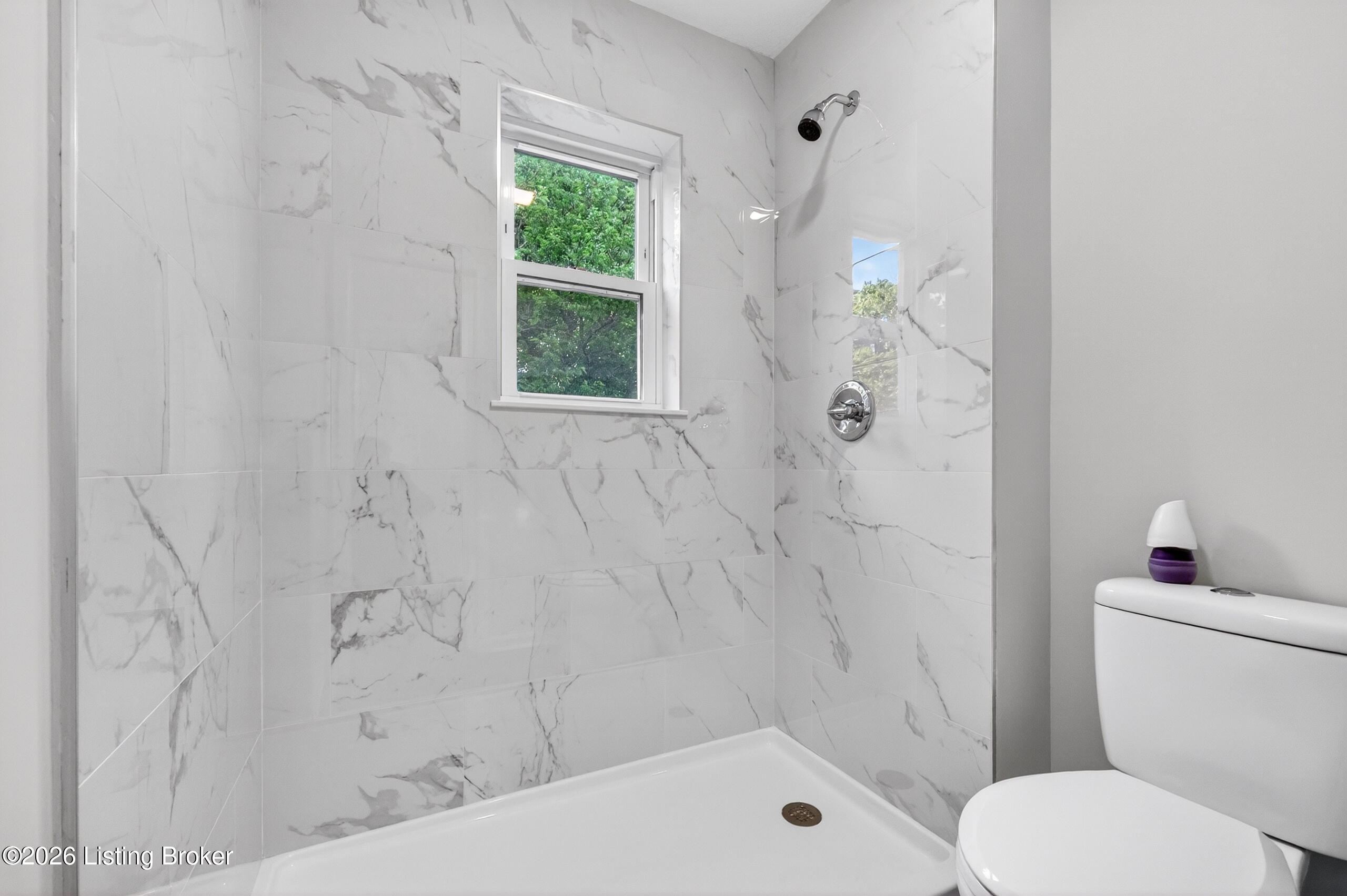 5905 Carmelwood Cir