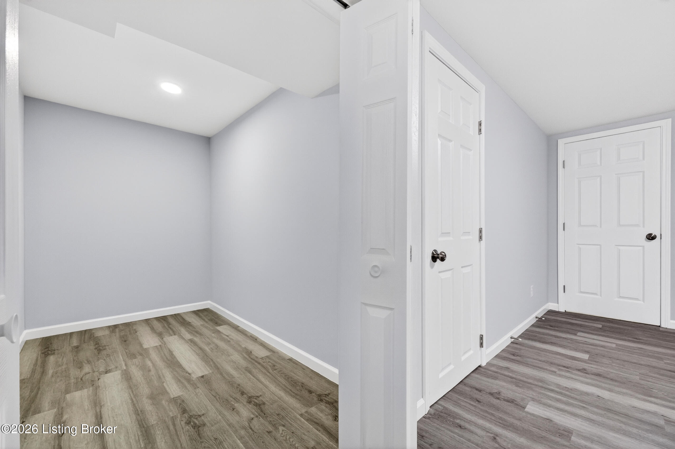 5905 Carmelwood Cir