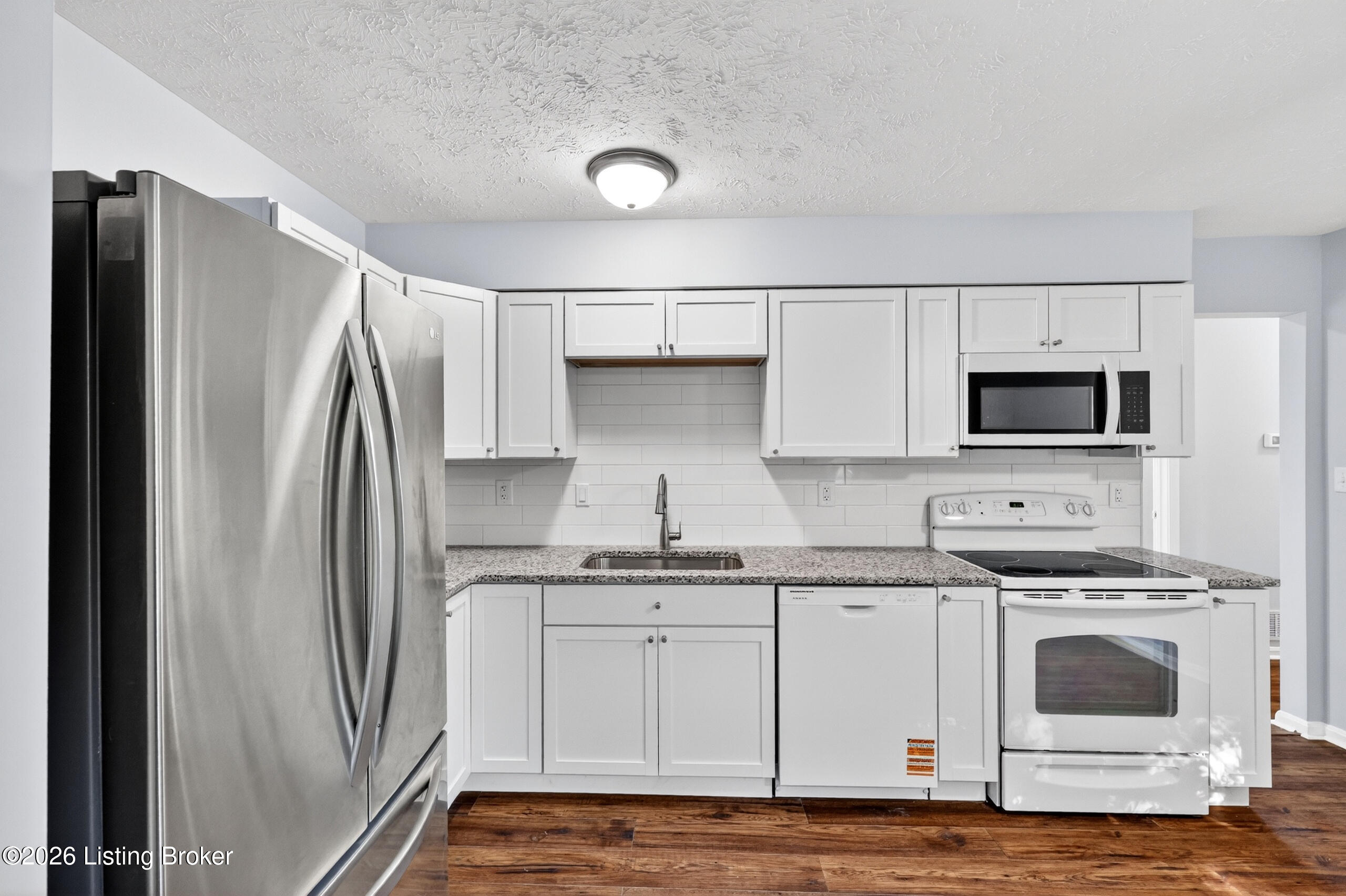 5905 Carmelwood Cir