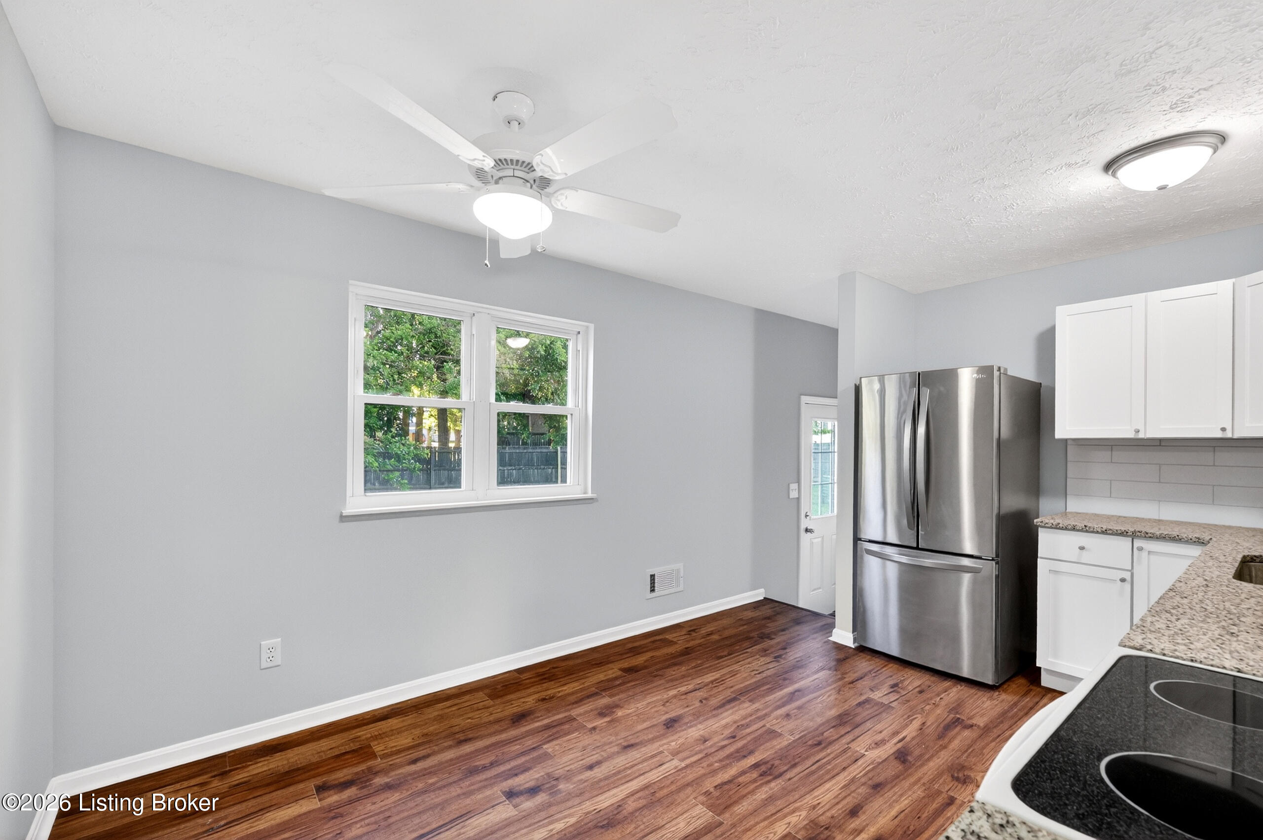 5905 Carmelwood Cir