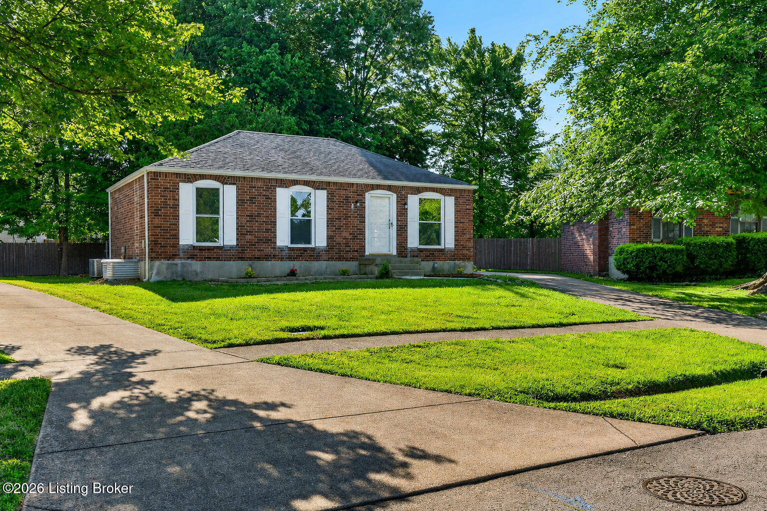 5905 Carmelwood Cir