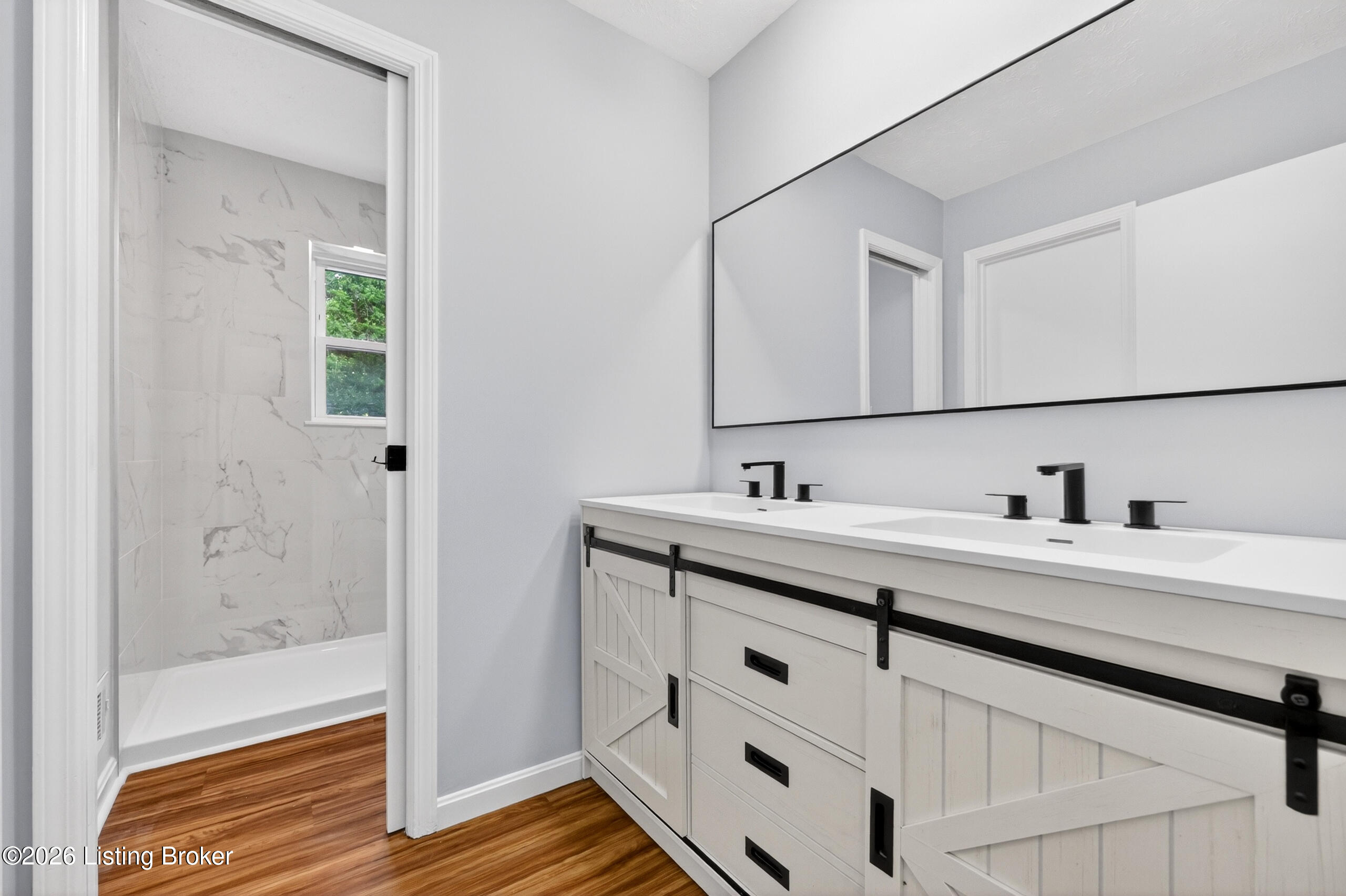 5905 Carmelwood Cir