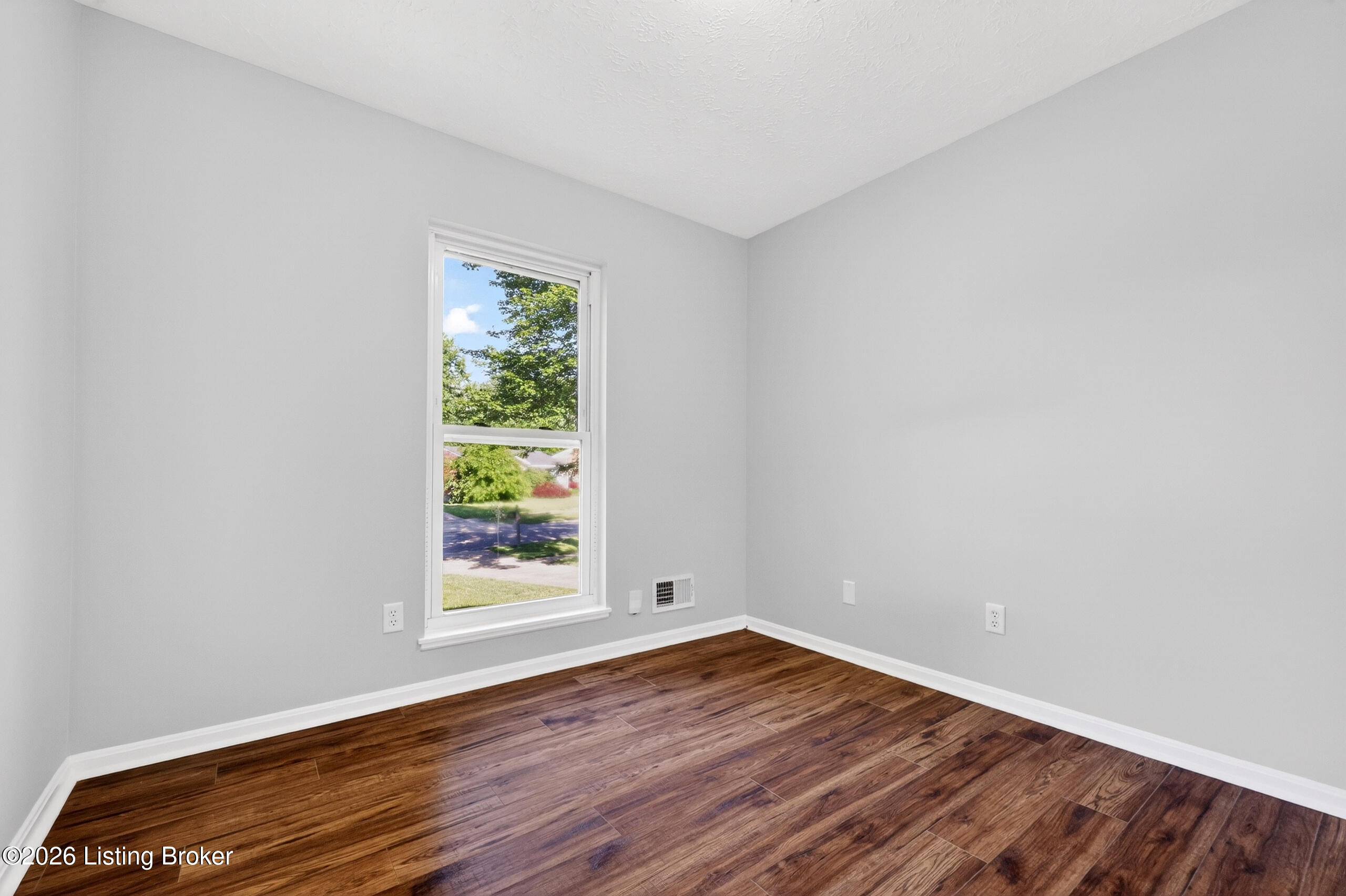 5905 Carmelwood Cir