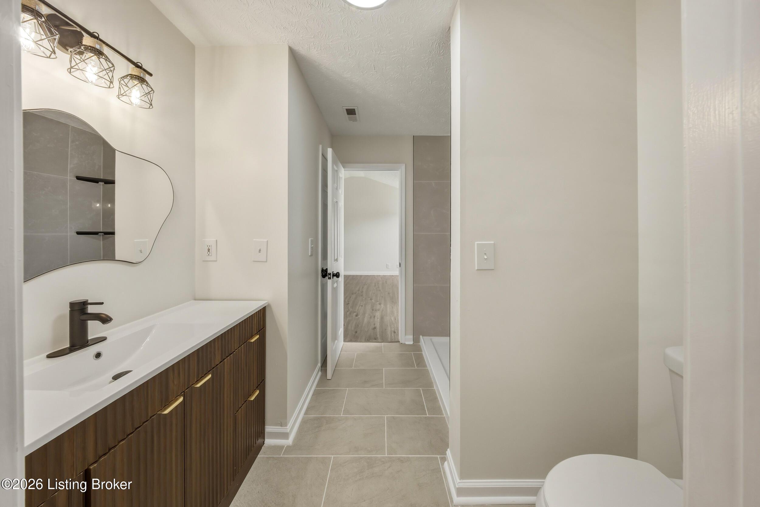 203 Taos Trail