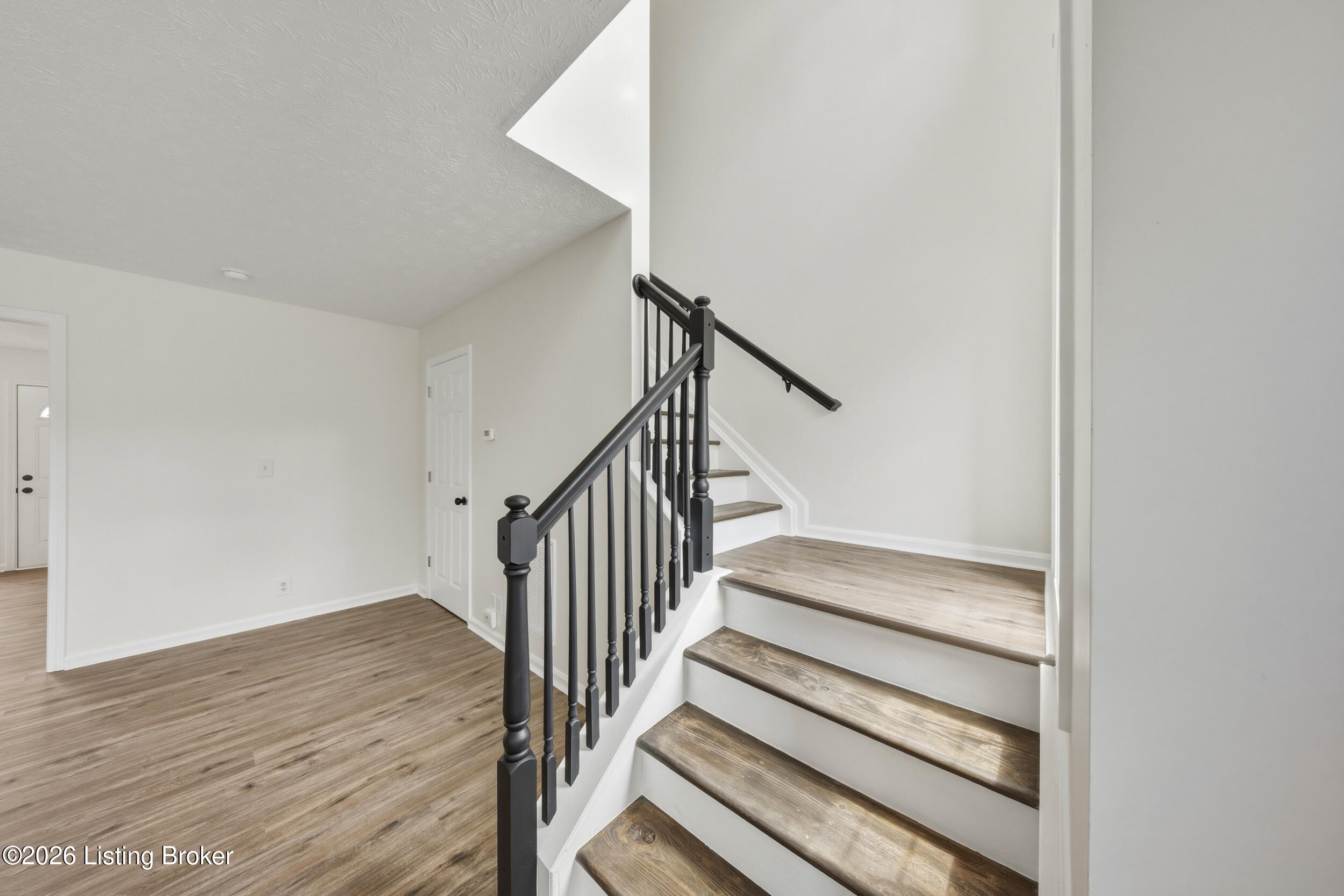 203 Taos Trail