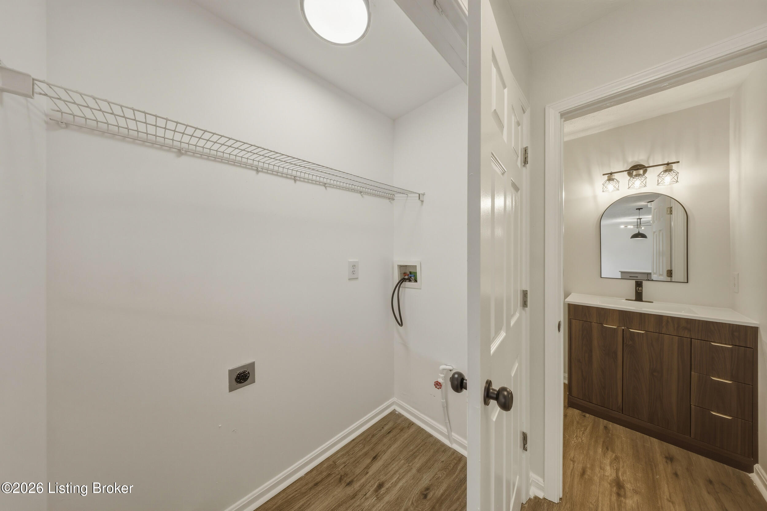 203 Taos Trail