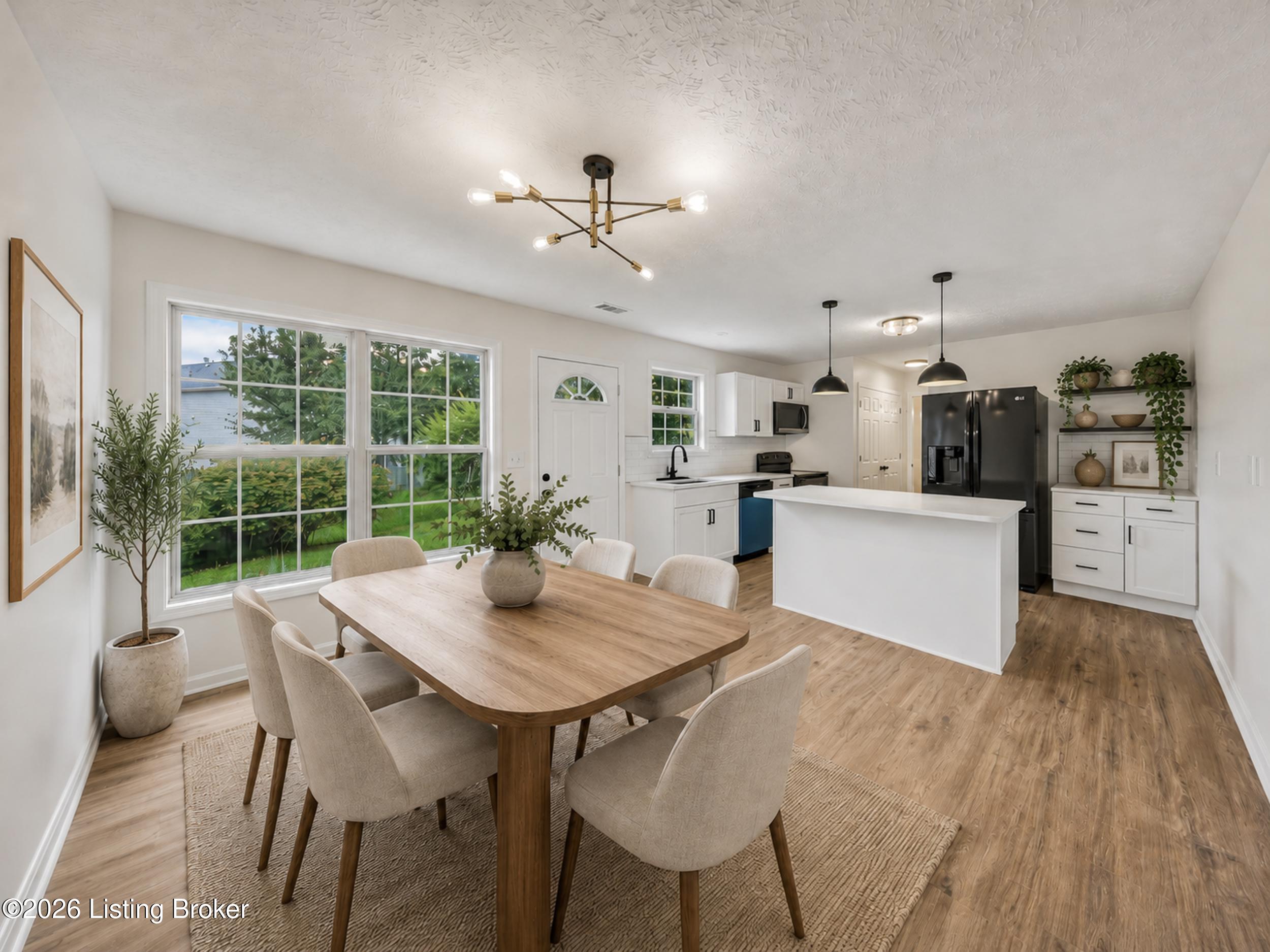 203 Taos Trail