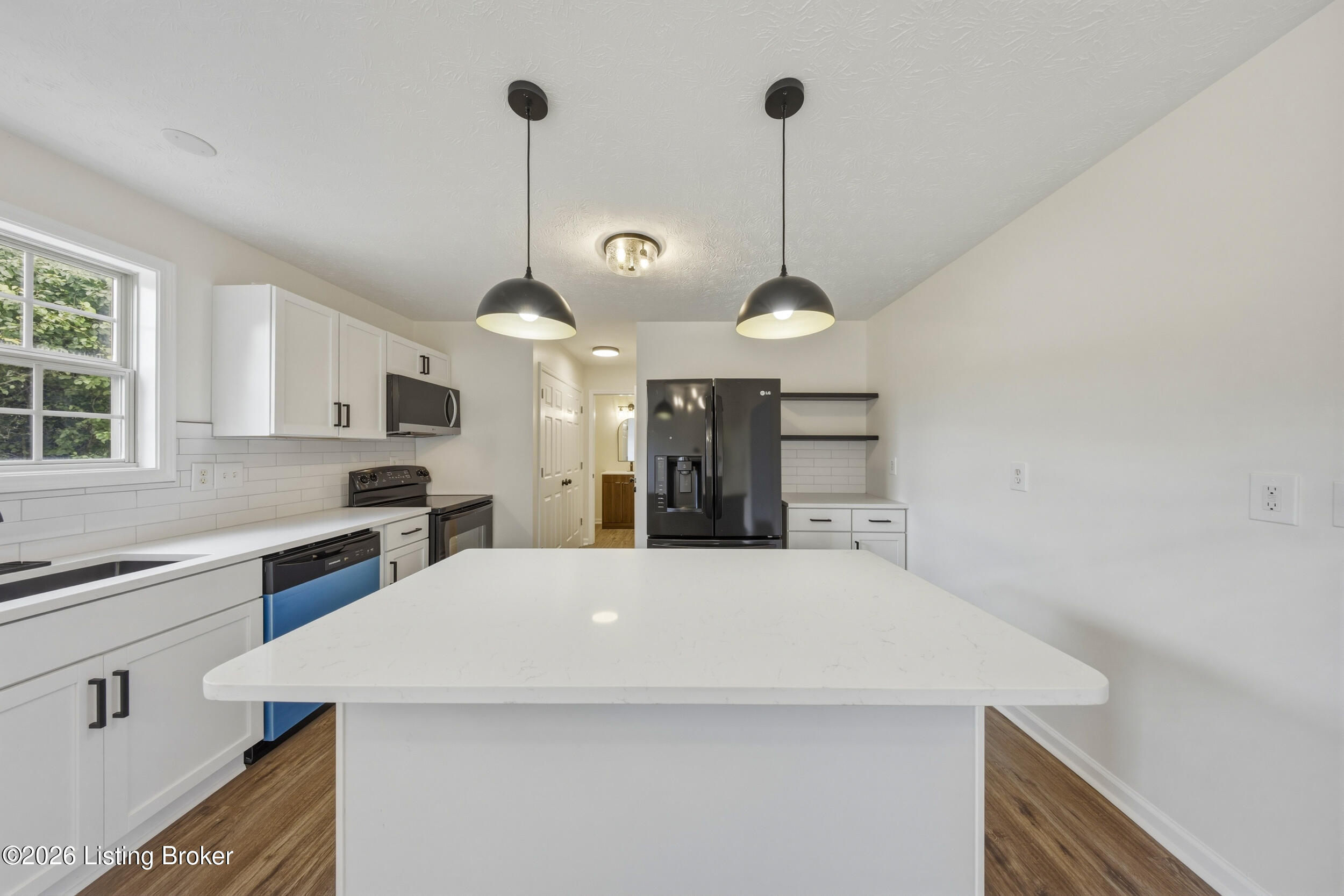 203 Taos Trail