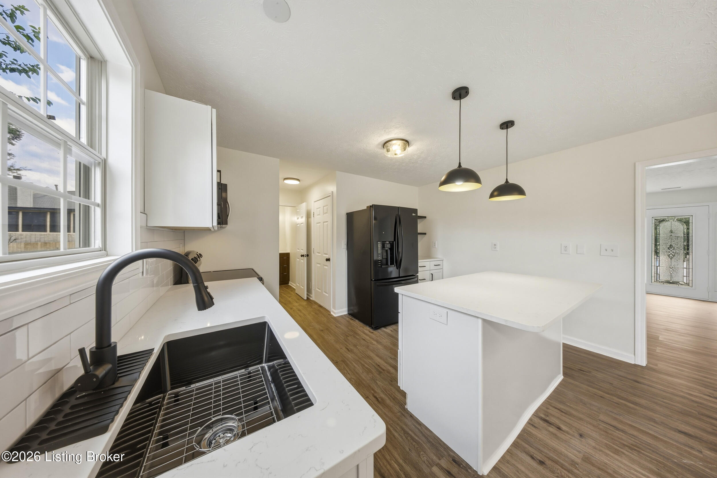 203 Taos Trail