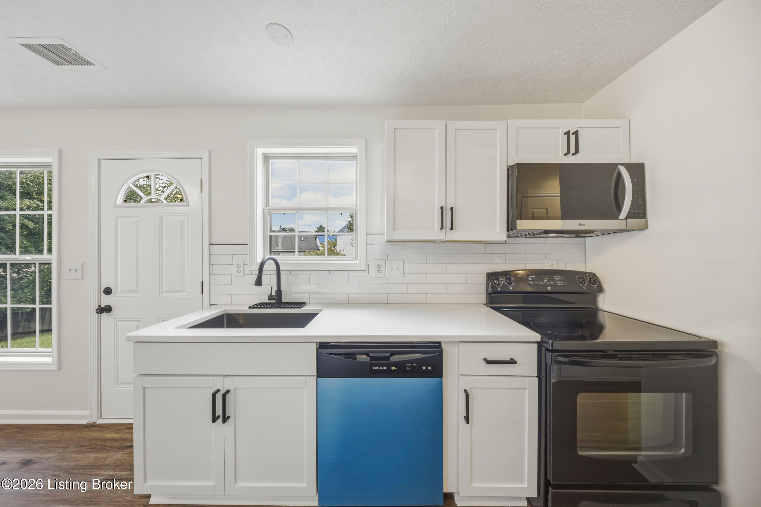203 Taos Trail