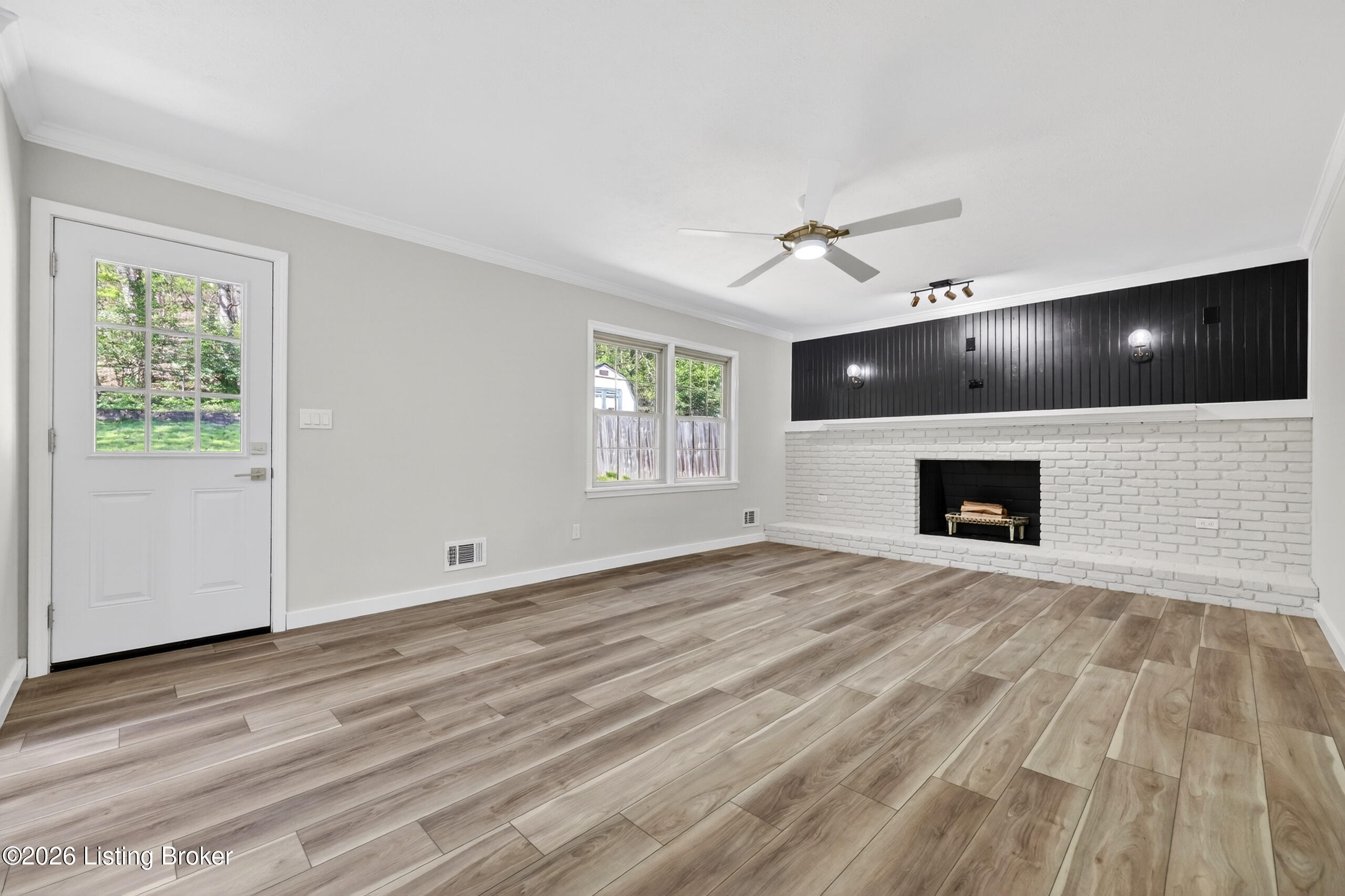 9206 Lakeridge Dr