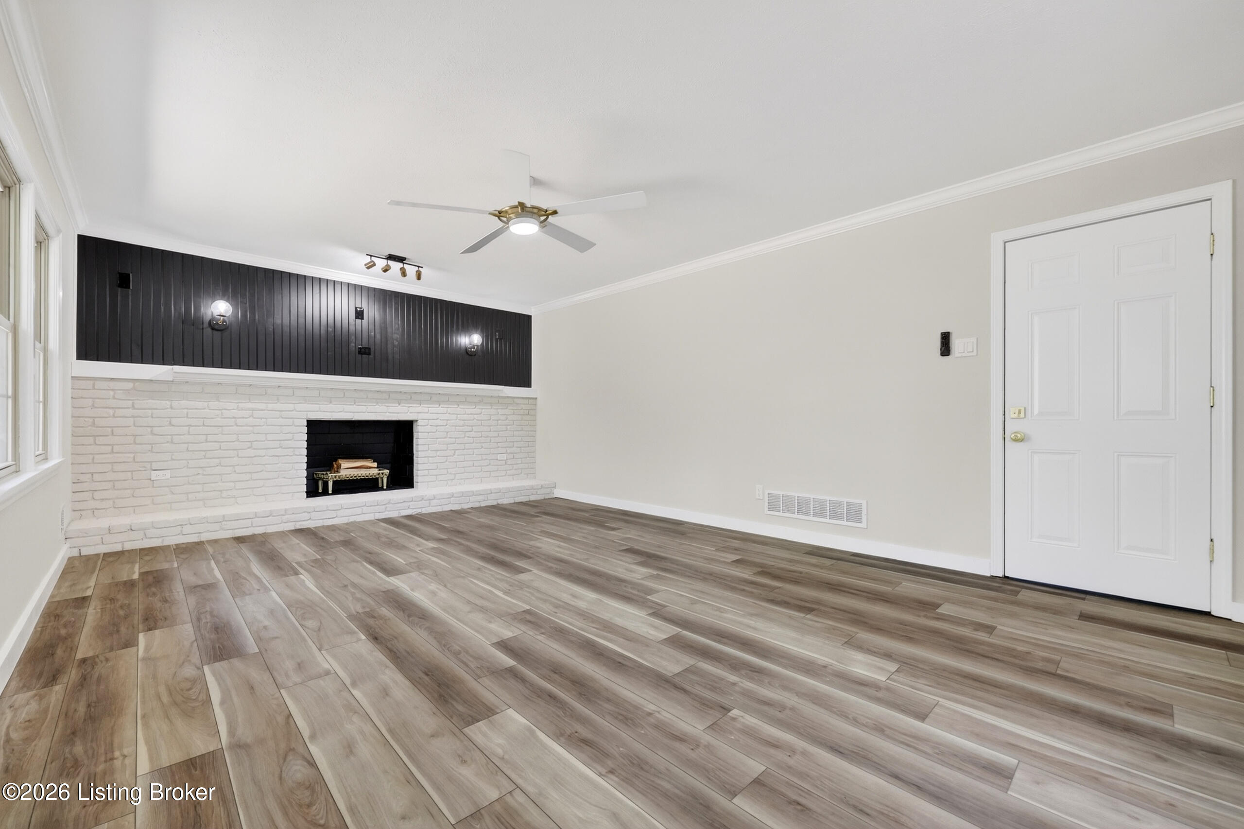 9206 Lakeridge Dr
