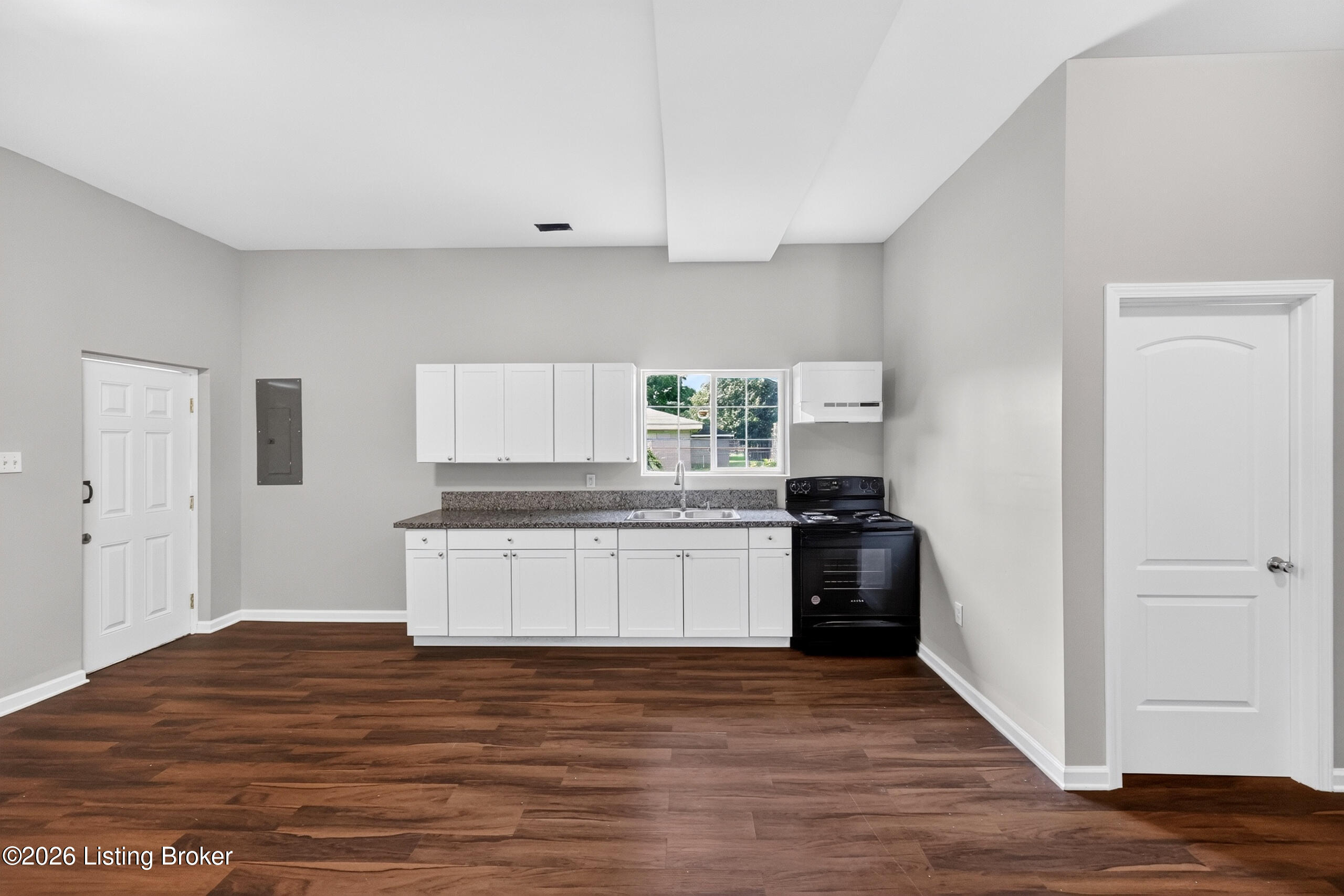 3009 Teakwood Cir