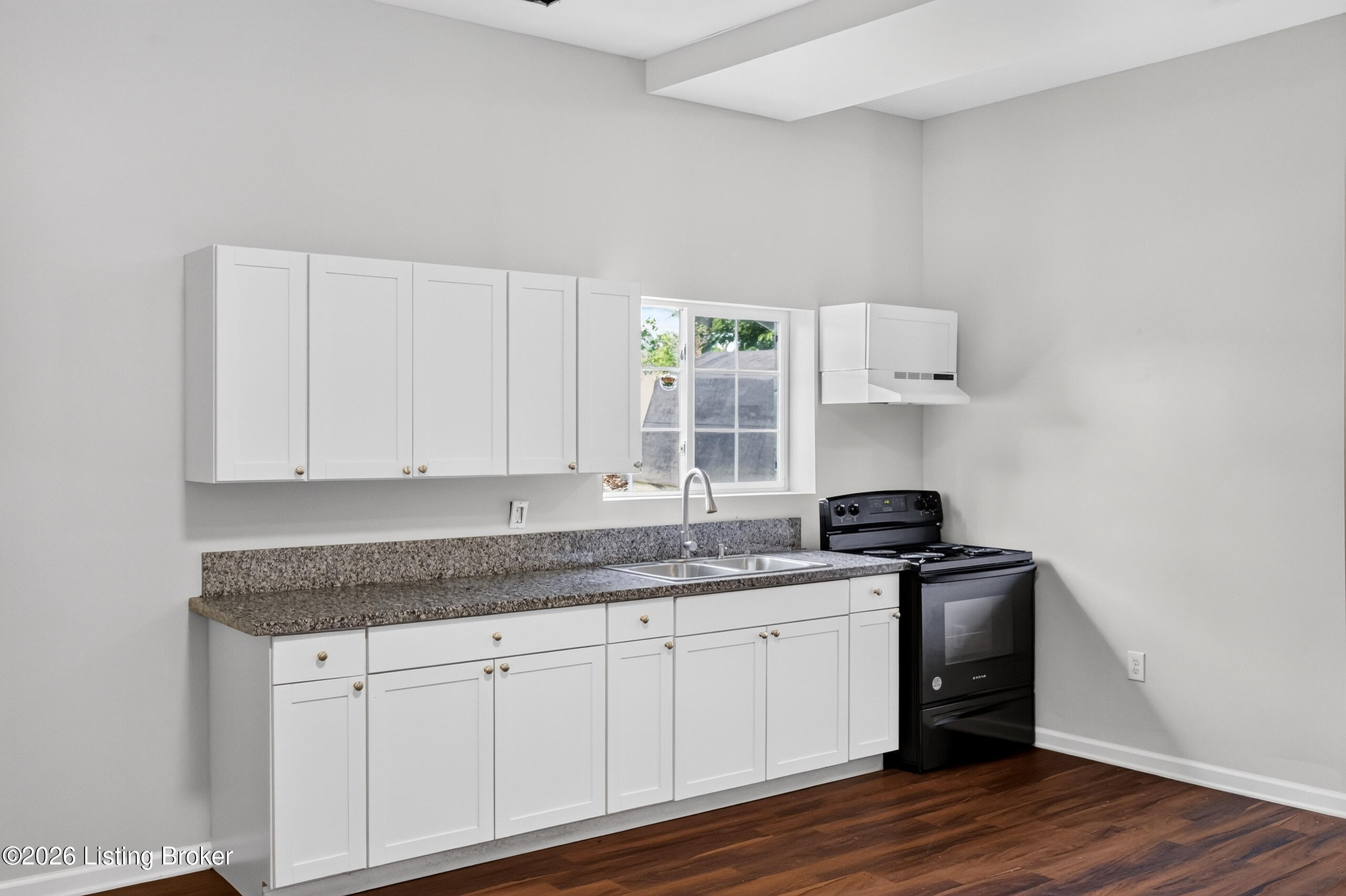 3009 Teakwood Cir