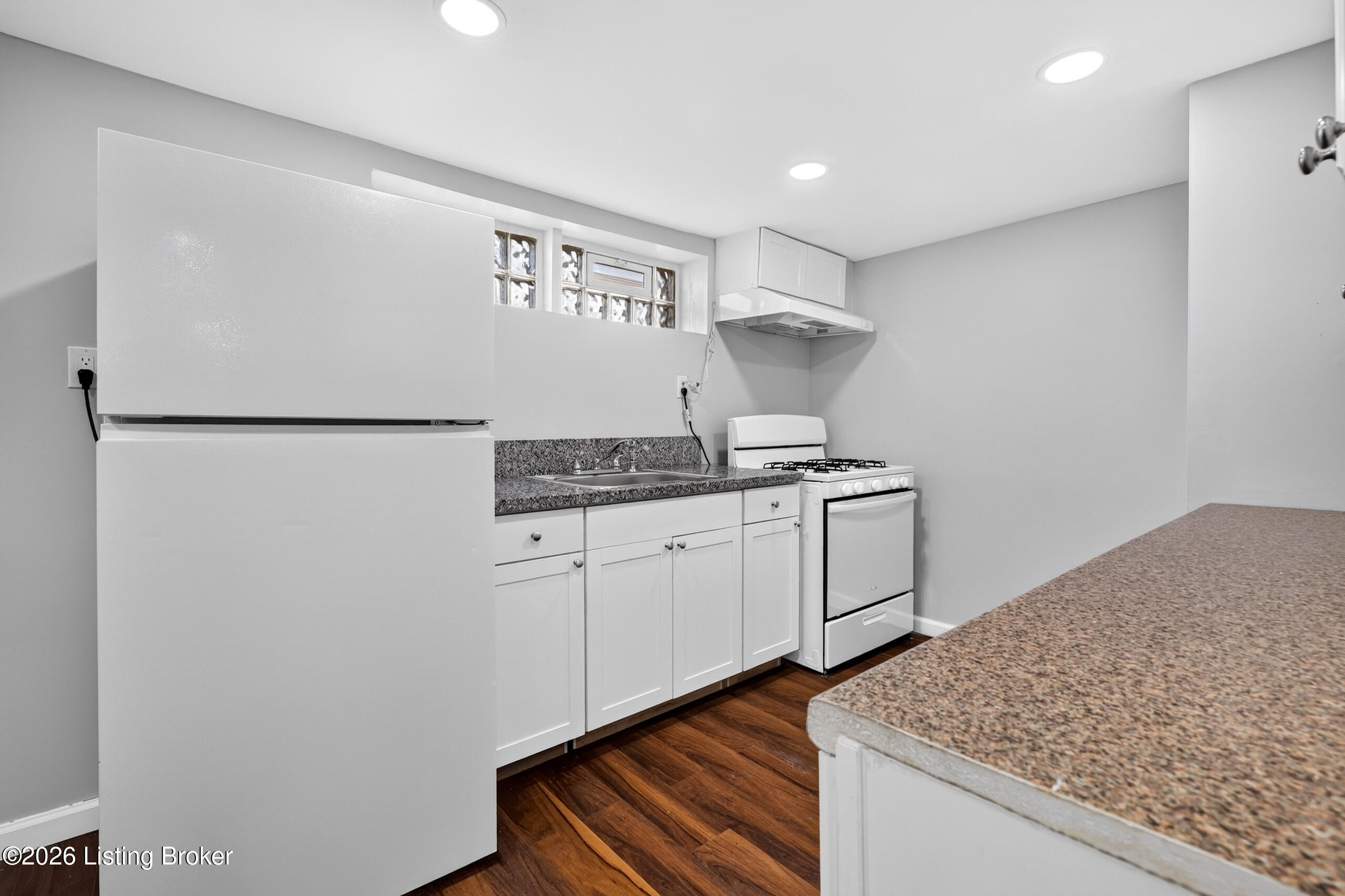 3009 Teakwood Cir