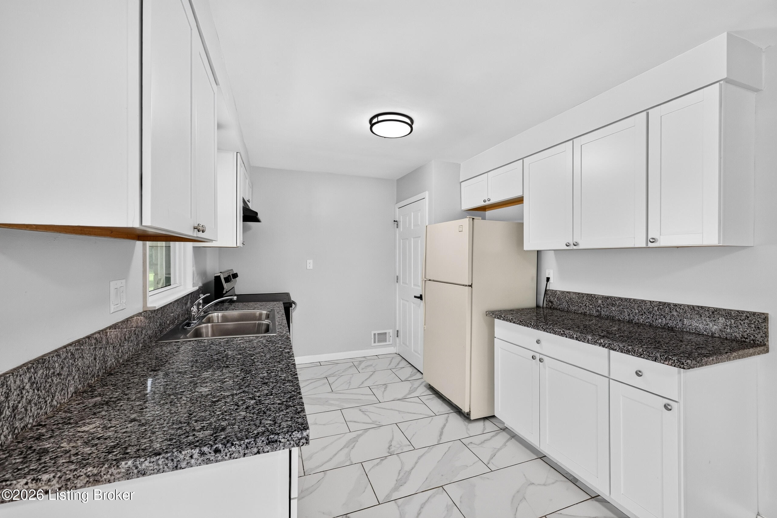 3009 Teakwood Cir
