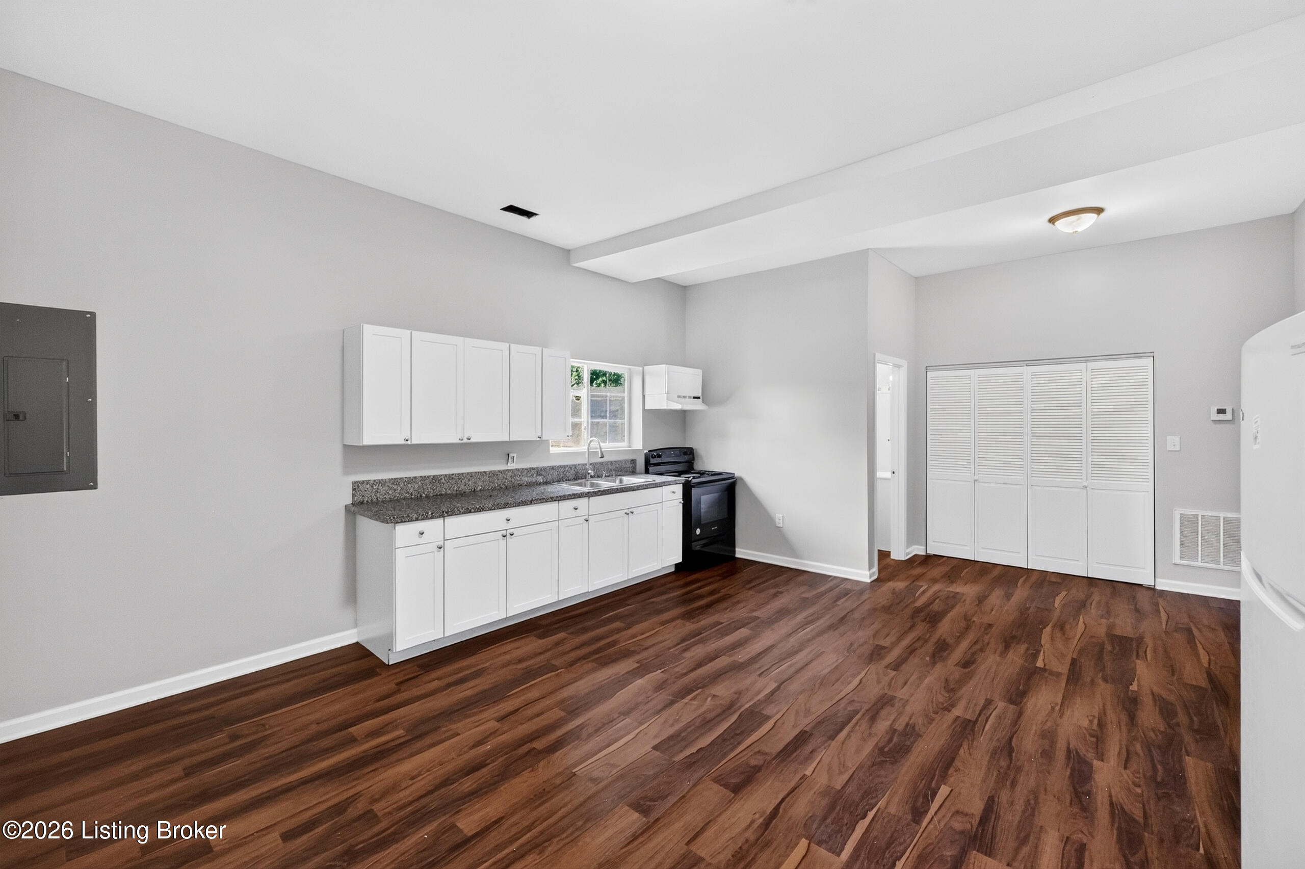 3009 Teakwood Cir