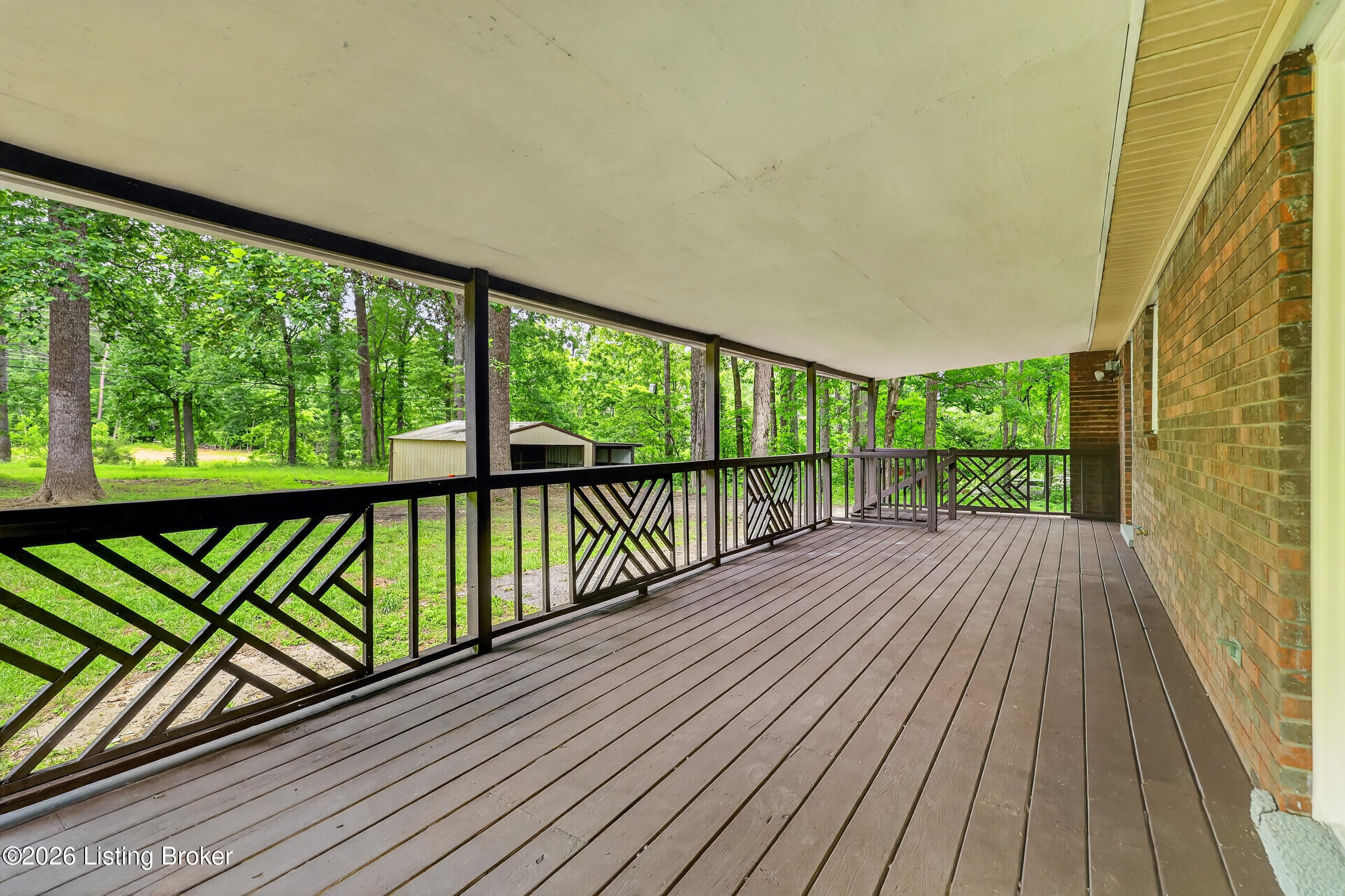 251 Colyer Ln