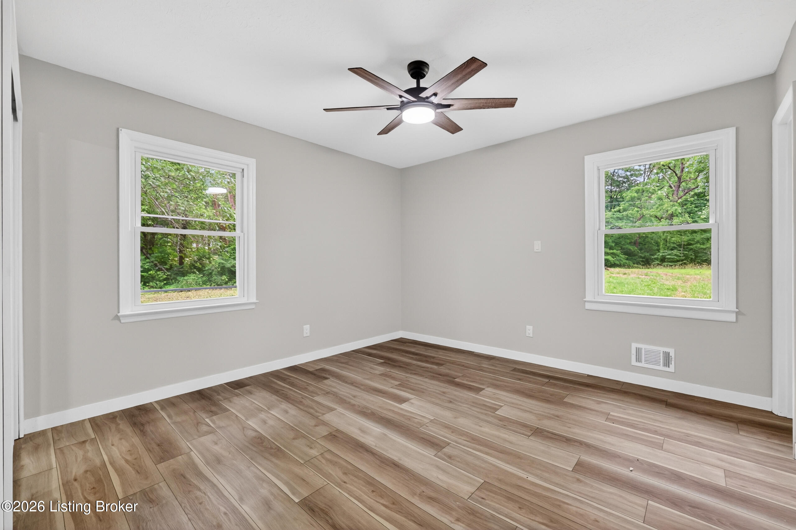 251 Colyer Ln