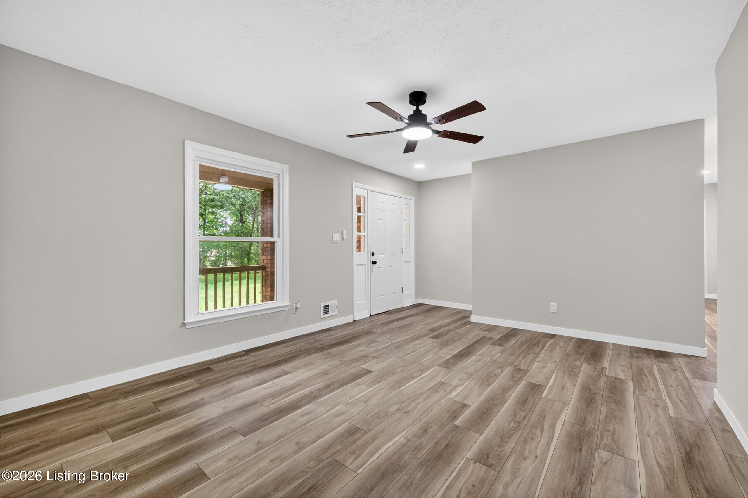 251 Colyer Ln