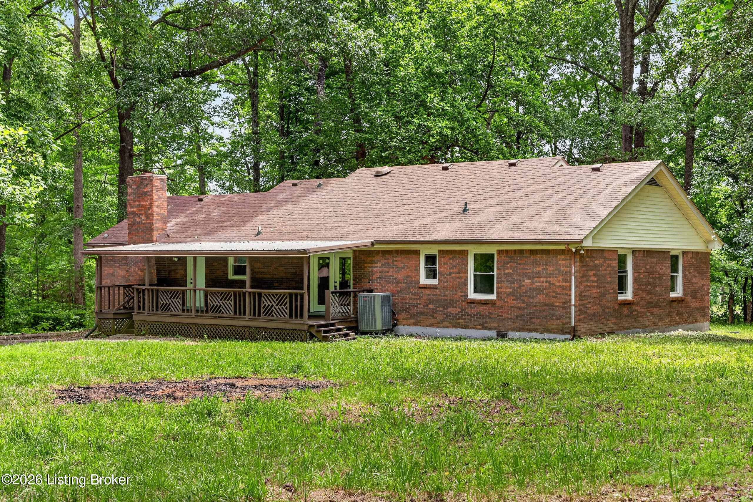 251 Colyer Ln
