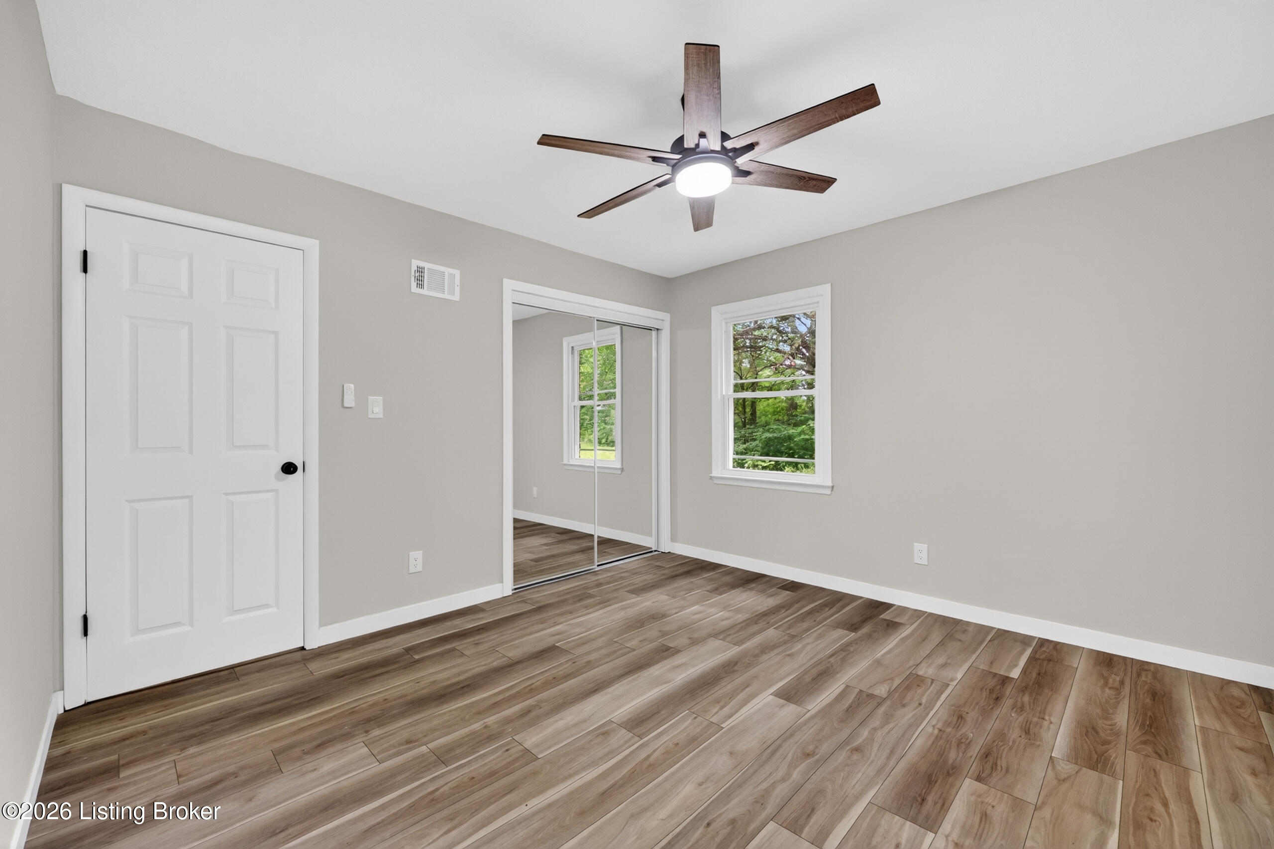 251 Colyer Ln