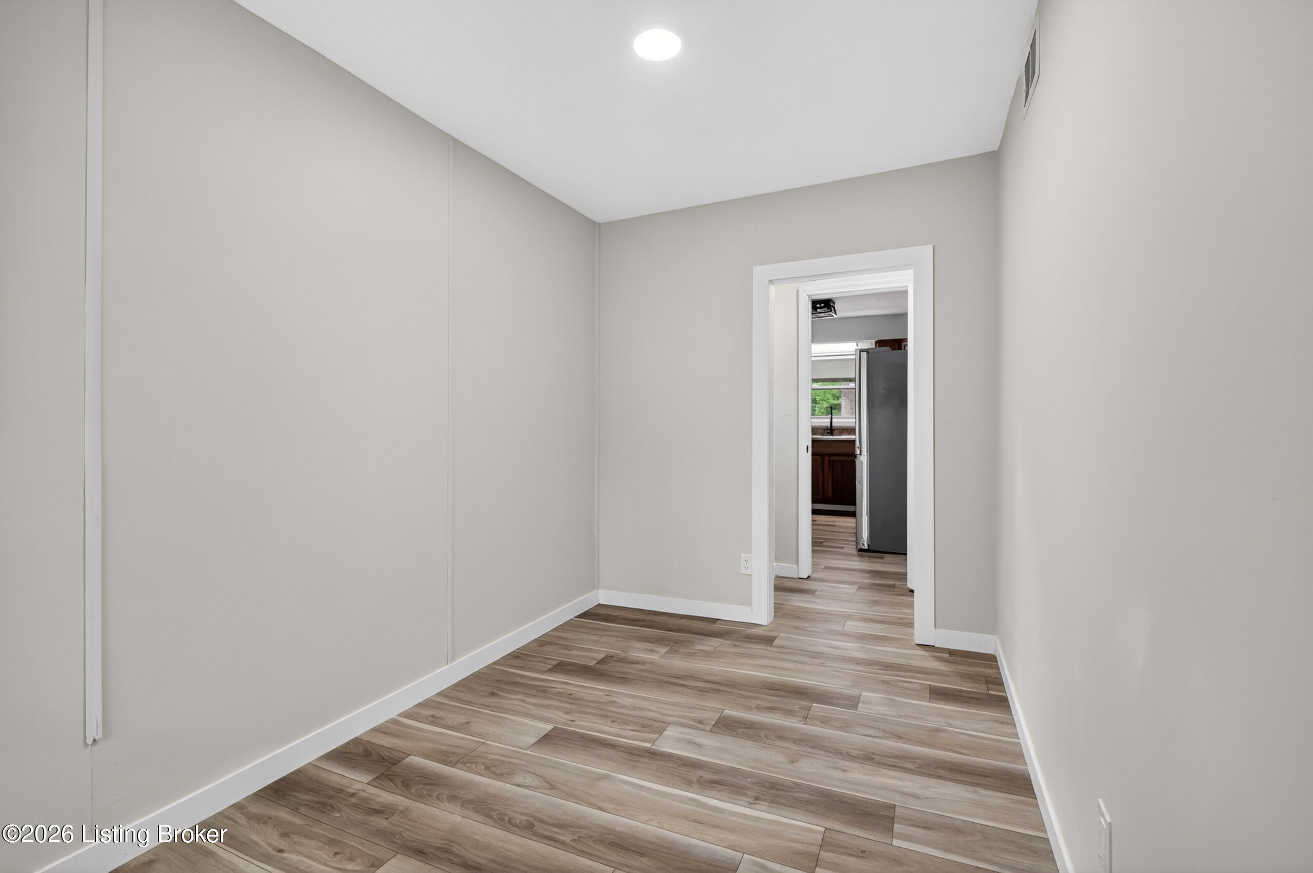 251 Colyer Ln