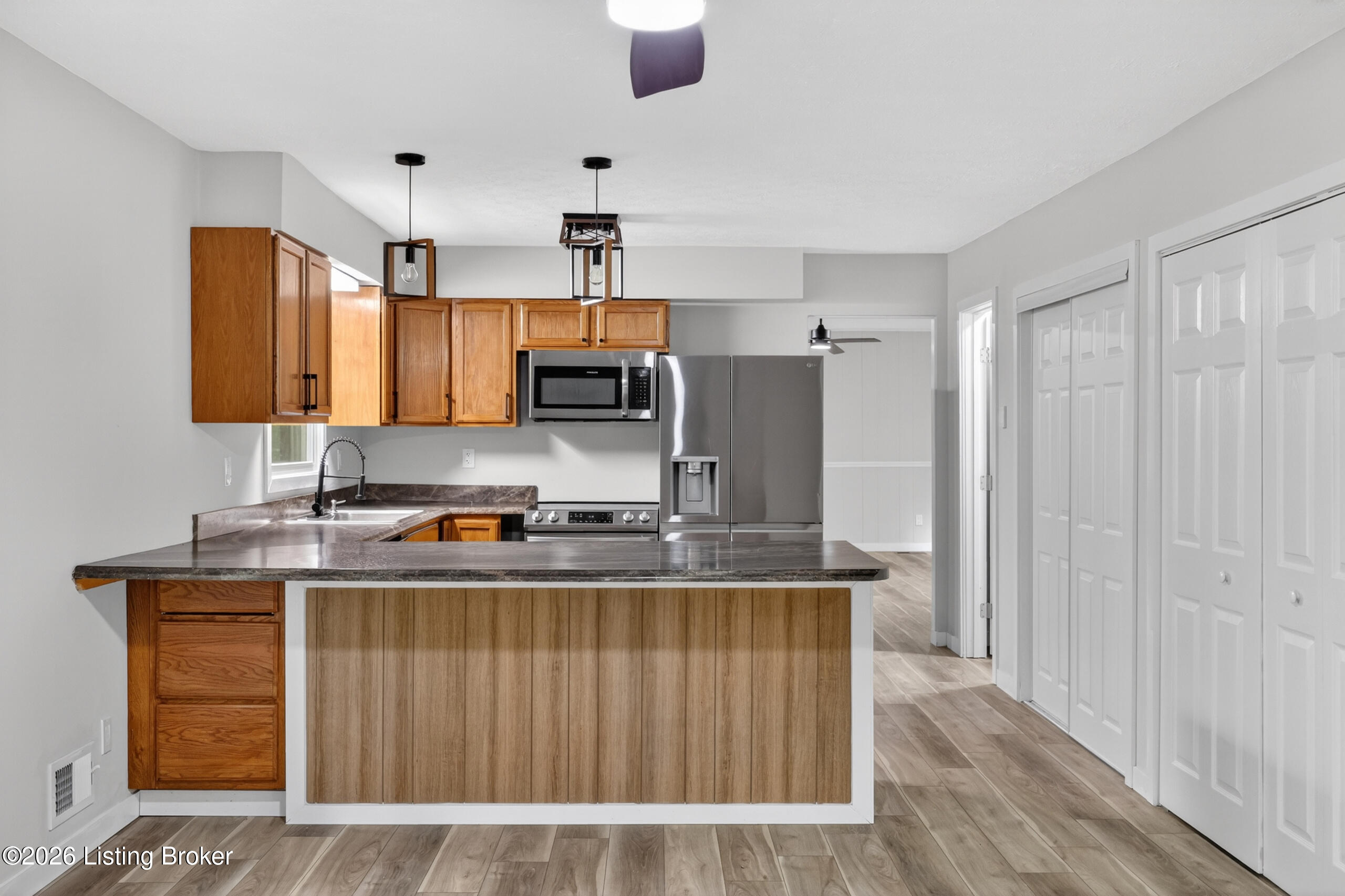 251 Colyer Ln