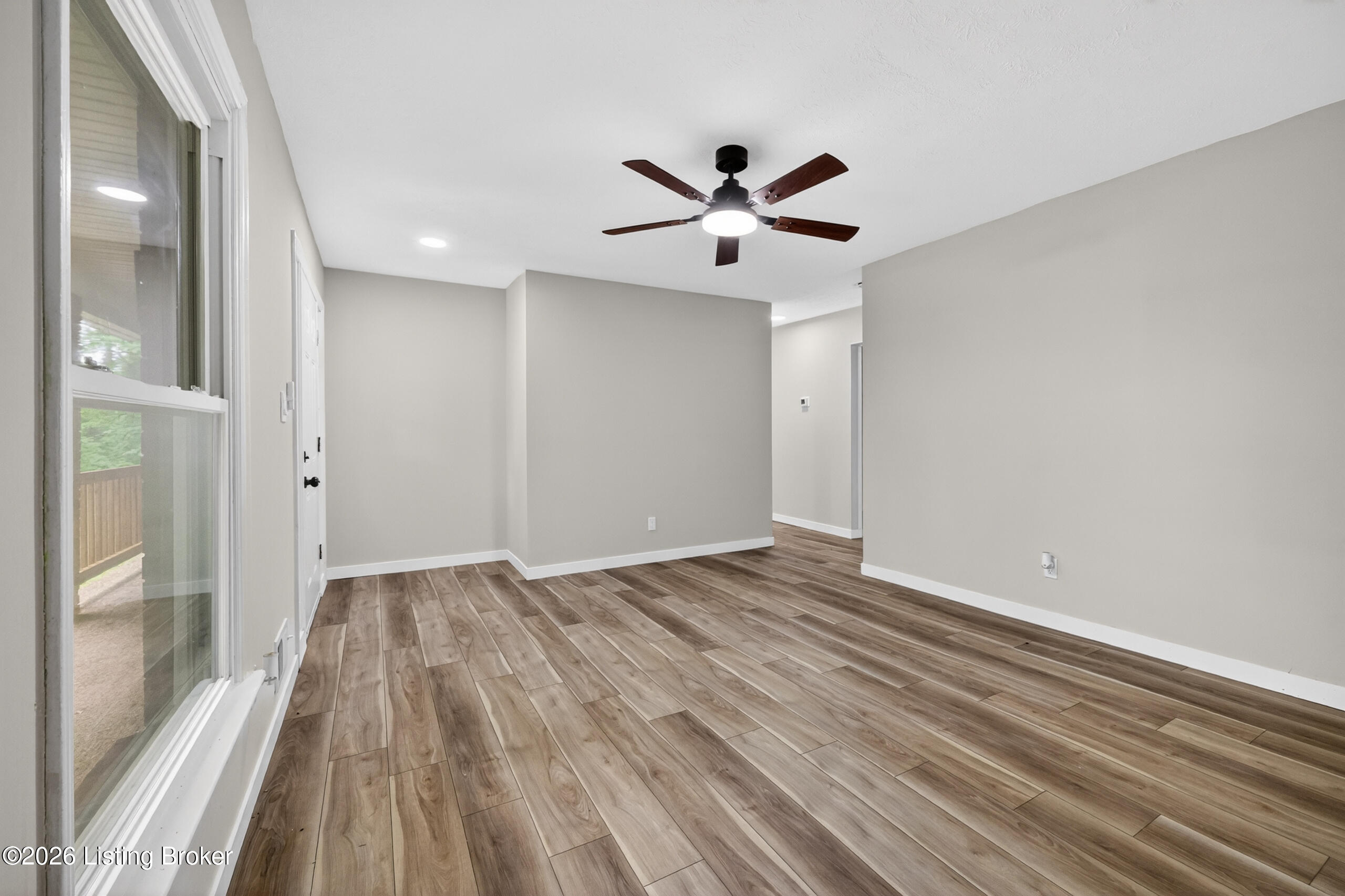 251 Colyer Ln
