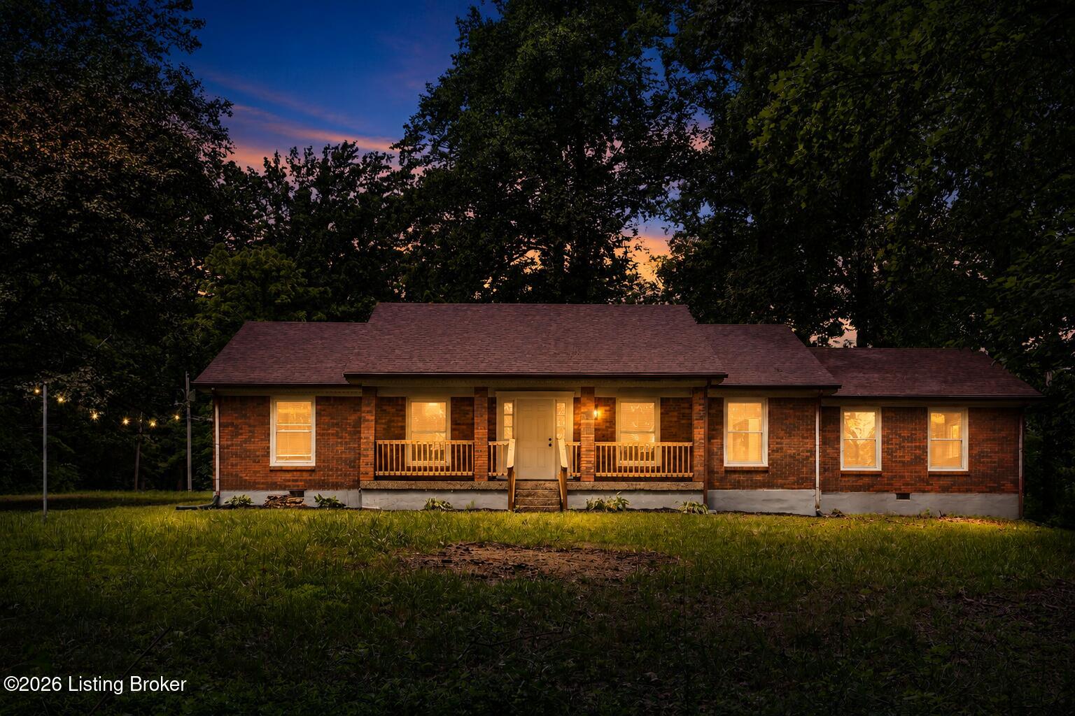 251 Colyer Ln