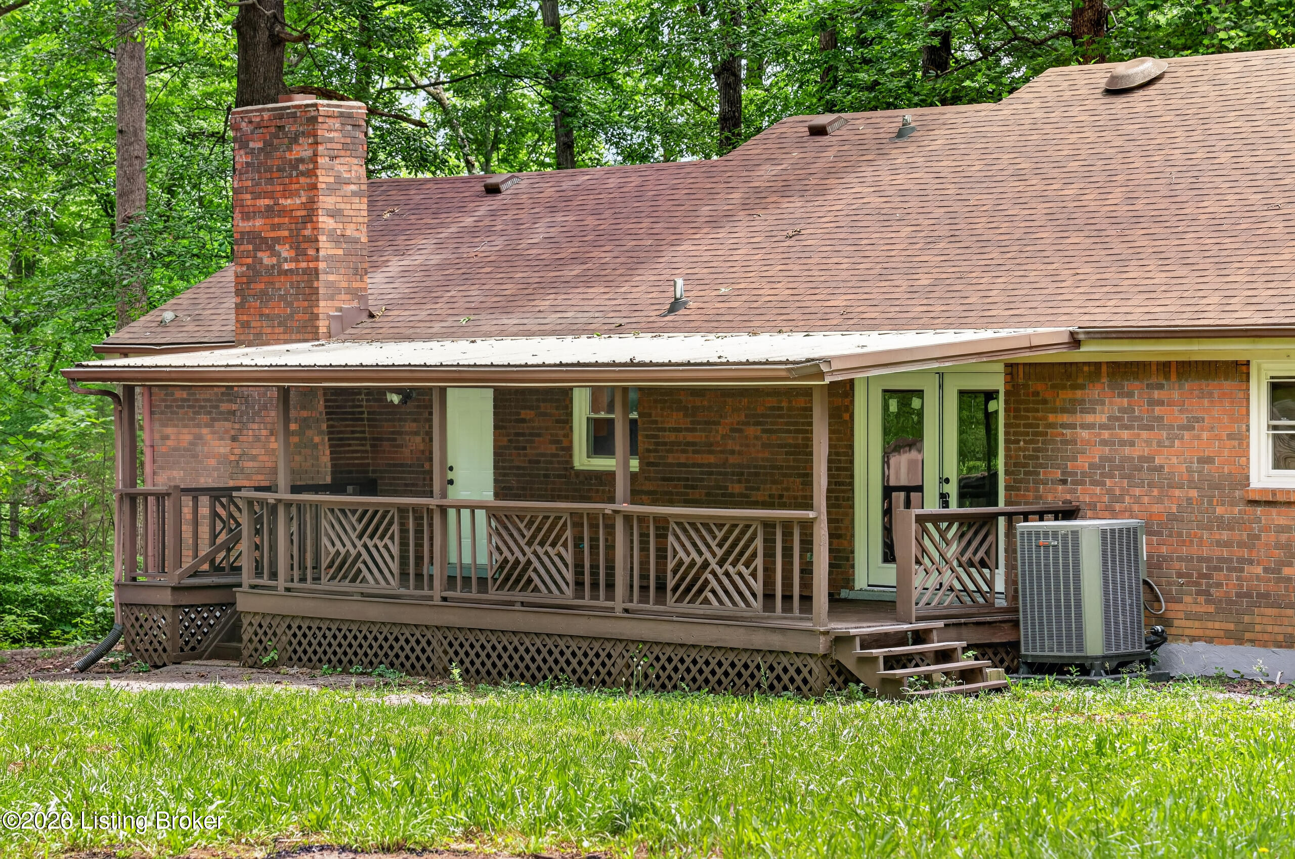 251 Colyer Ln
