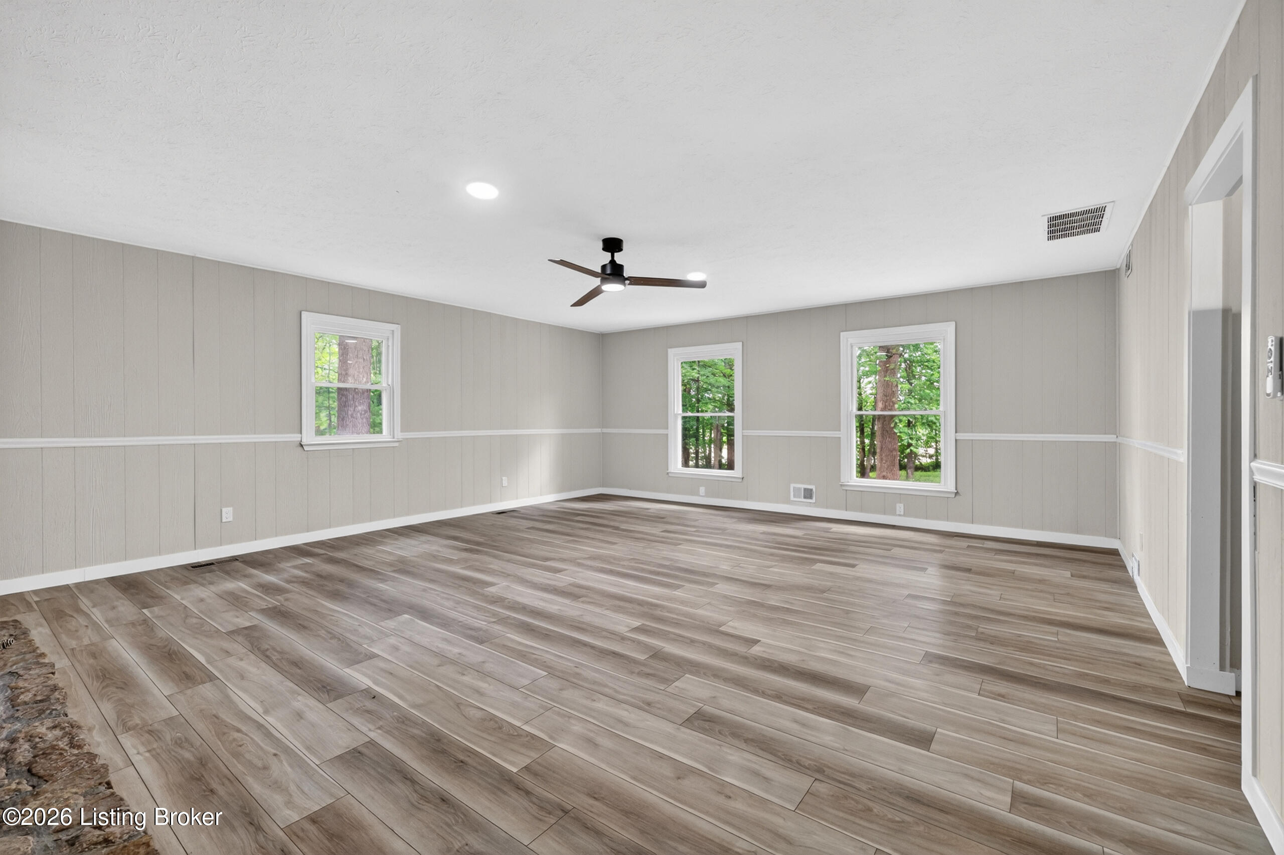 251 Colyer Ln