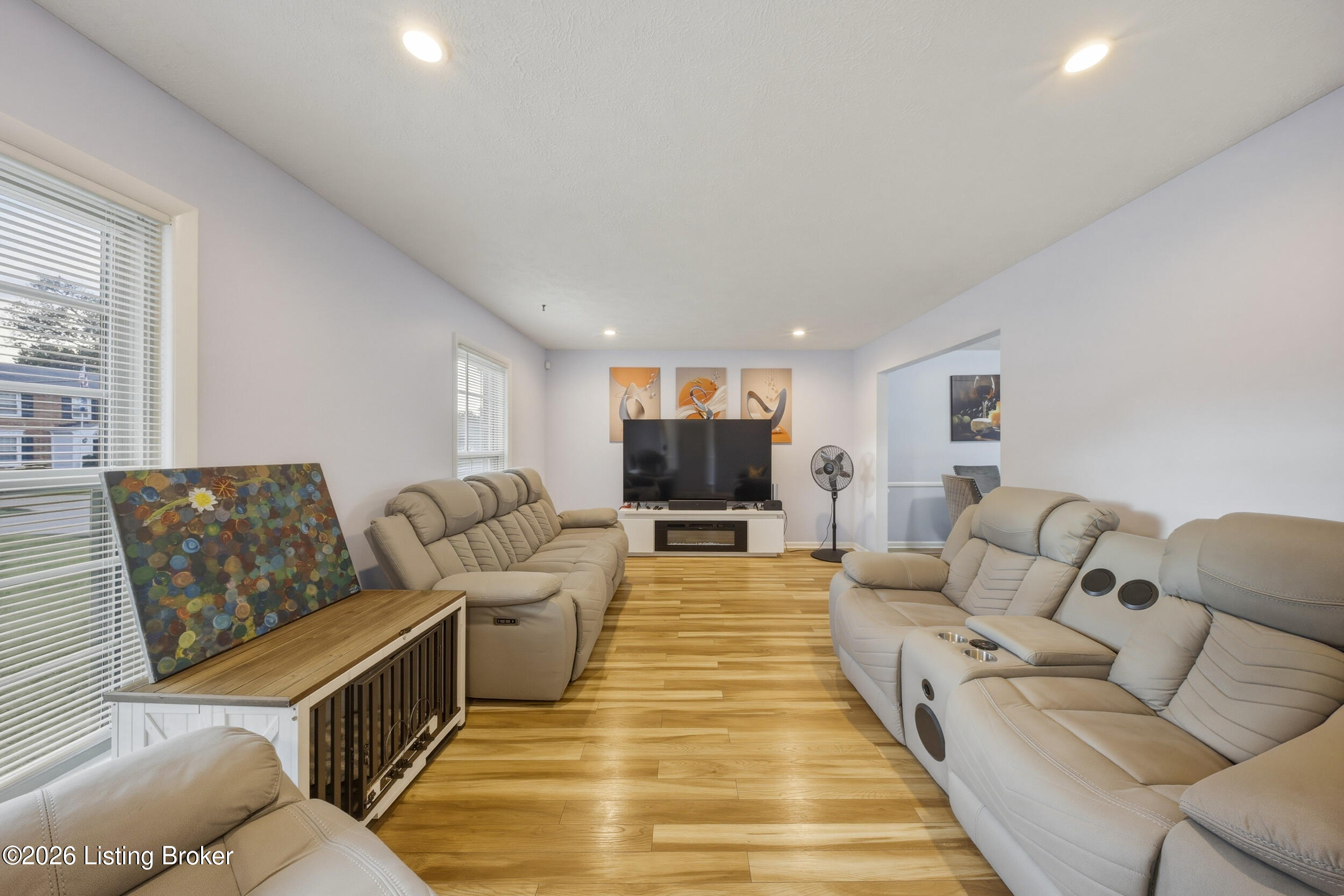 6913 Bellcrest Ct