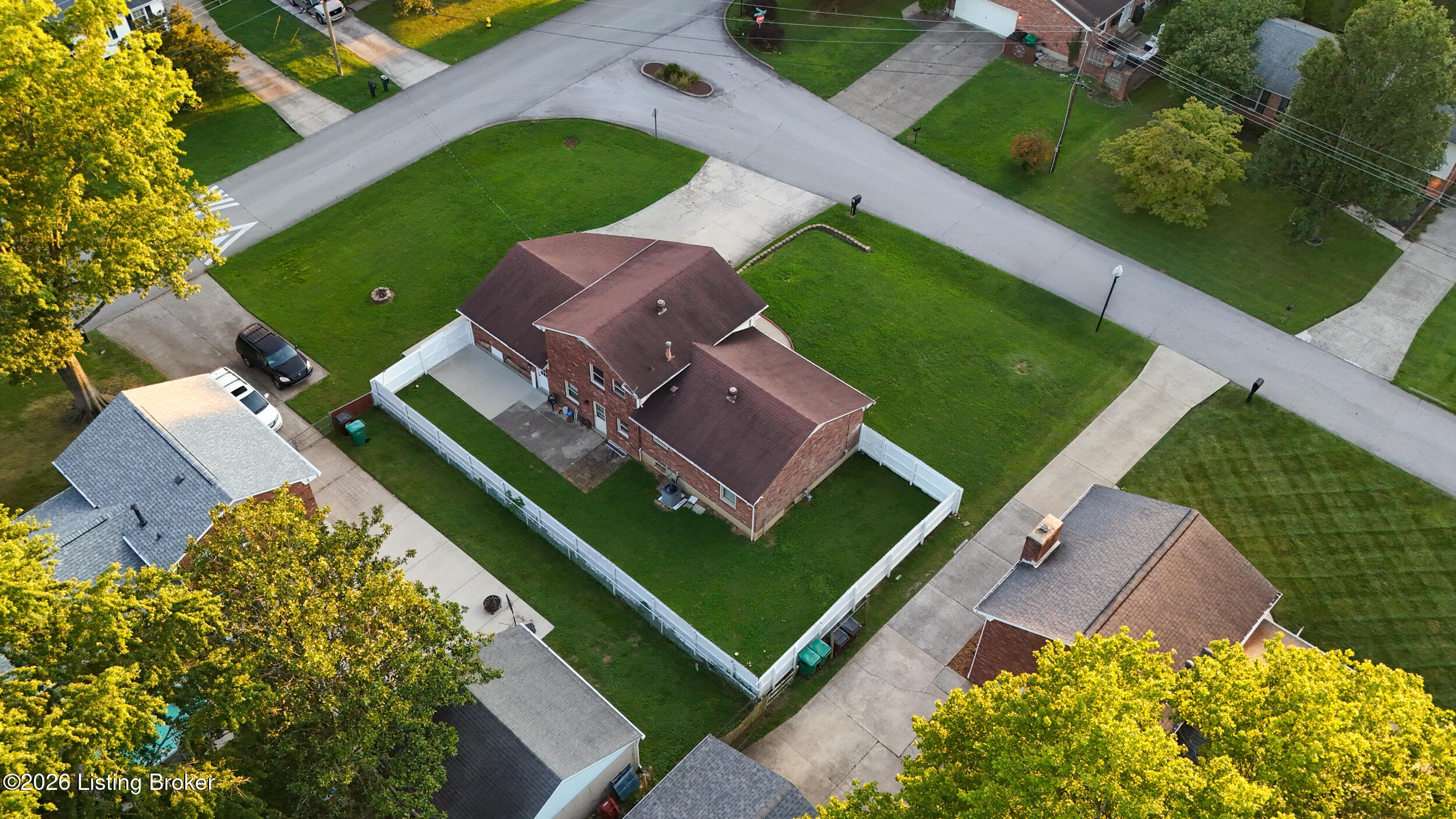 6913 Bellcrest Ct