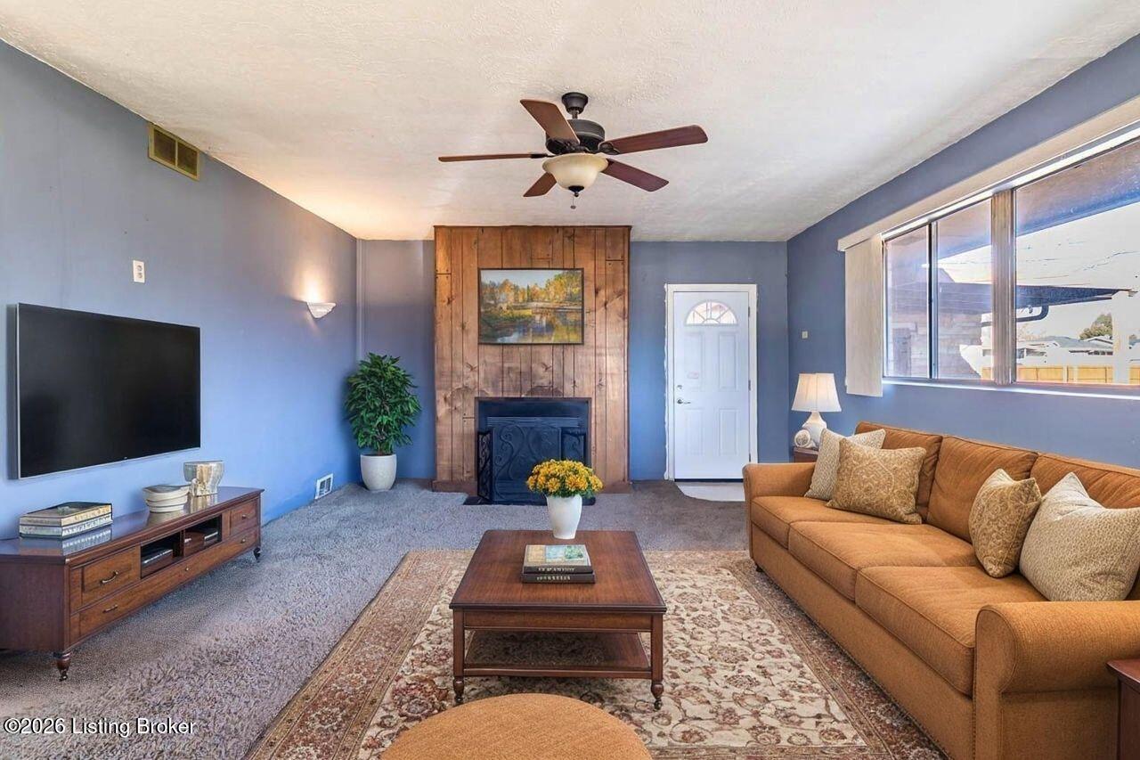 5739 Dorinda Dr