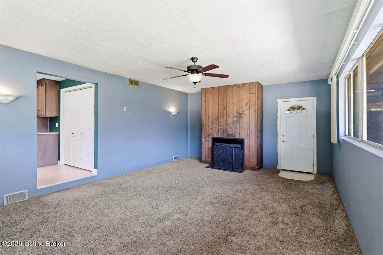 5739 Dorinda Dr