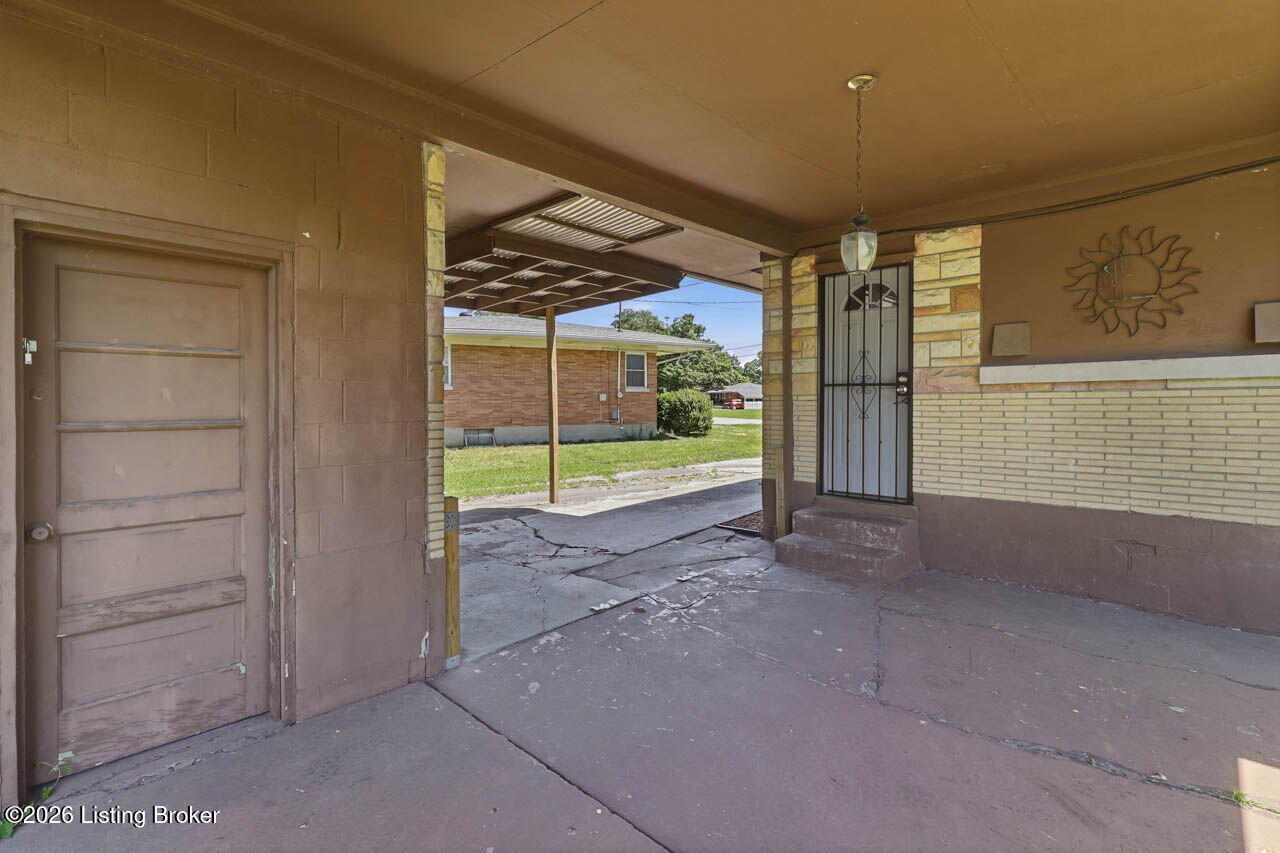 5739 Dorinda Dr