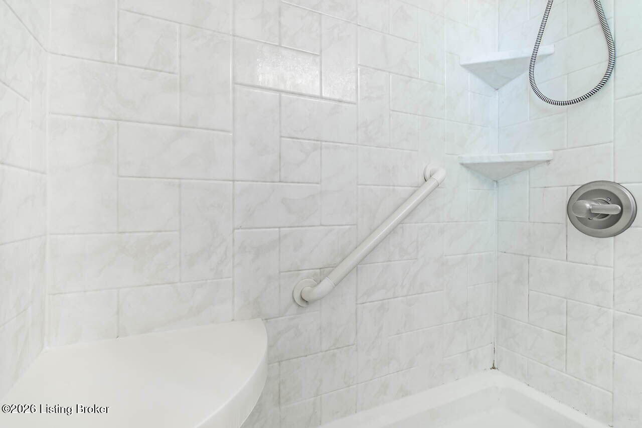 5739 Dorinda Dr
