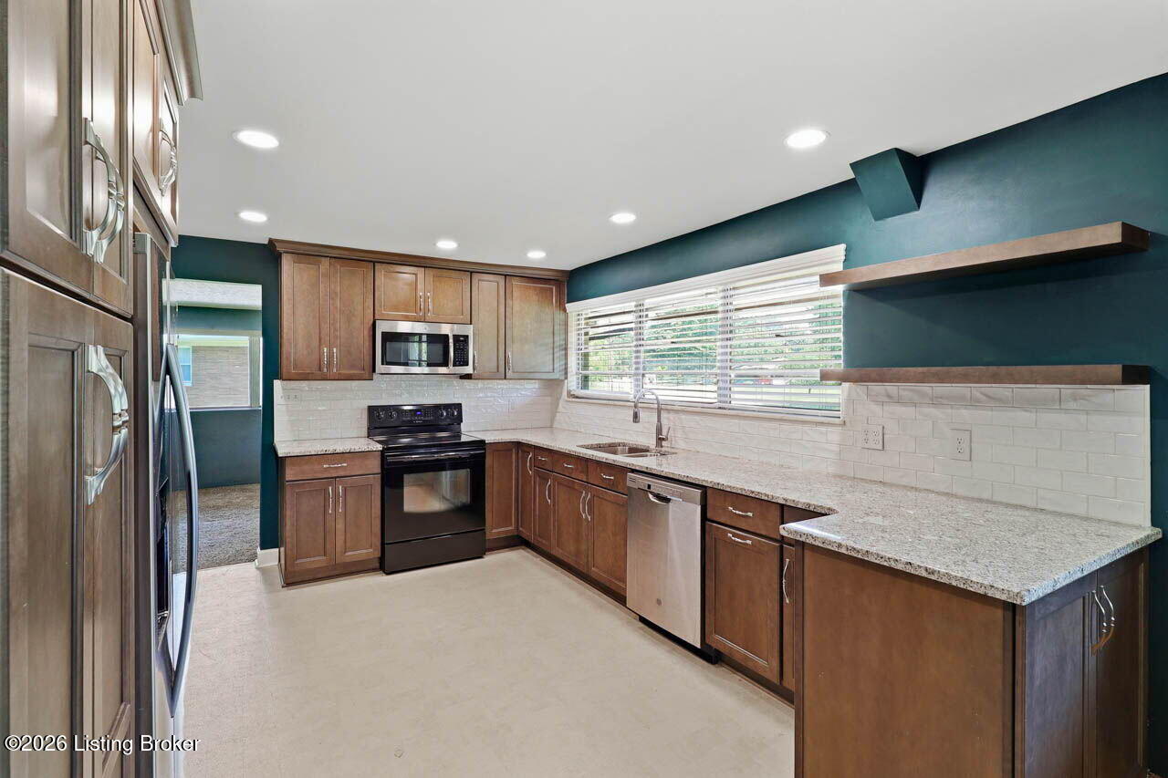 5739 Dorinda Dr