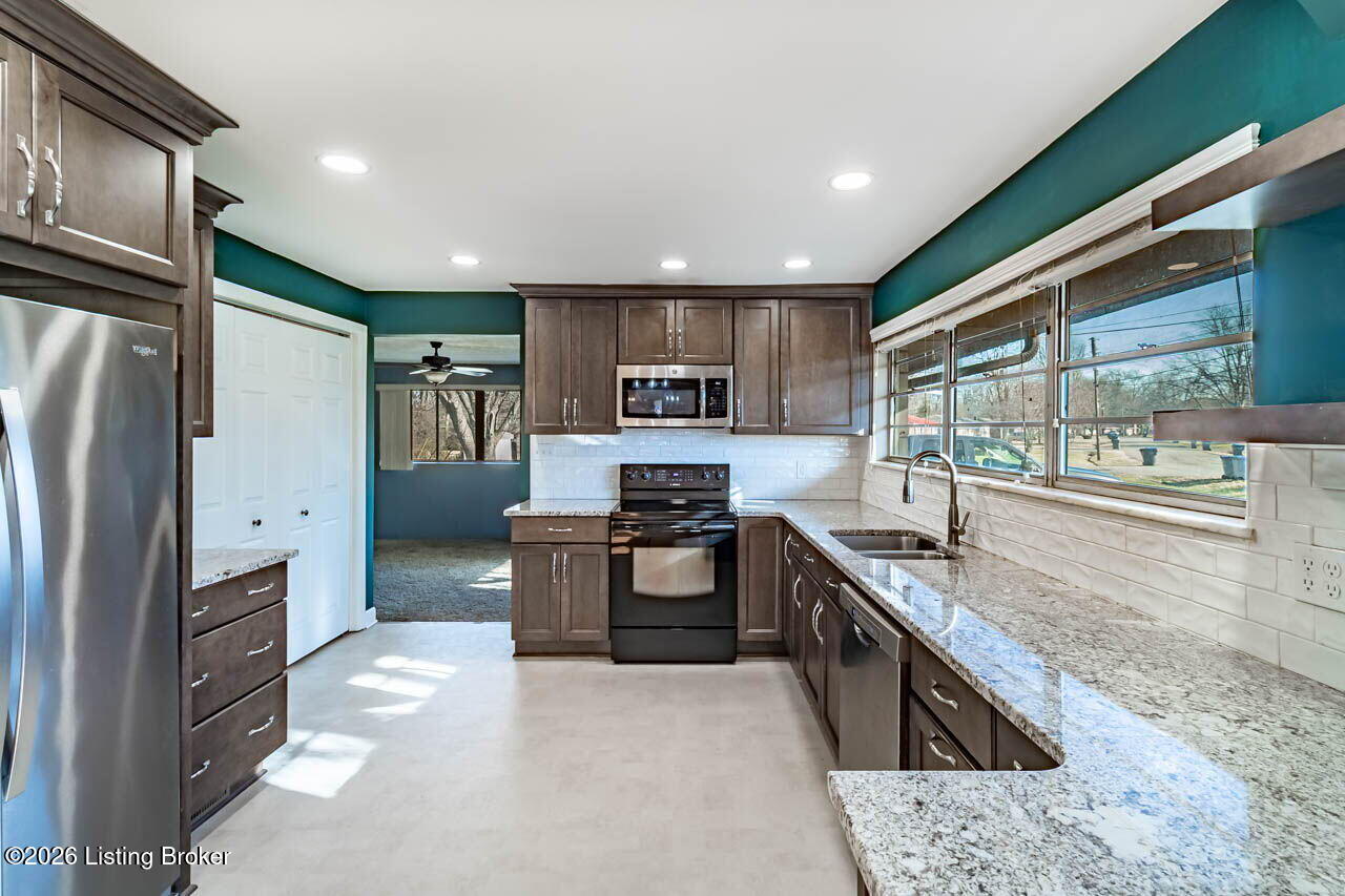 5739 Dorinda Dr