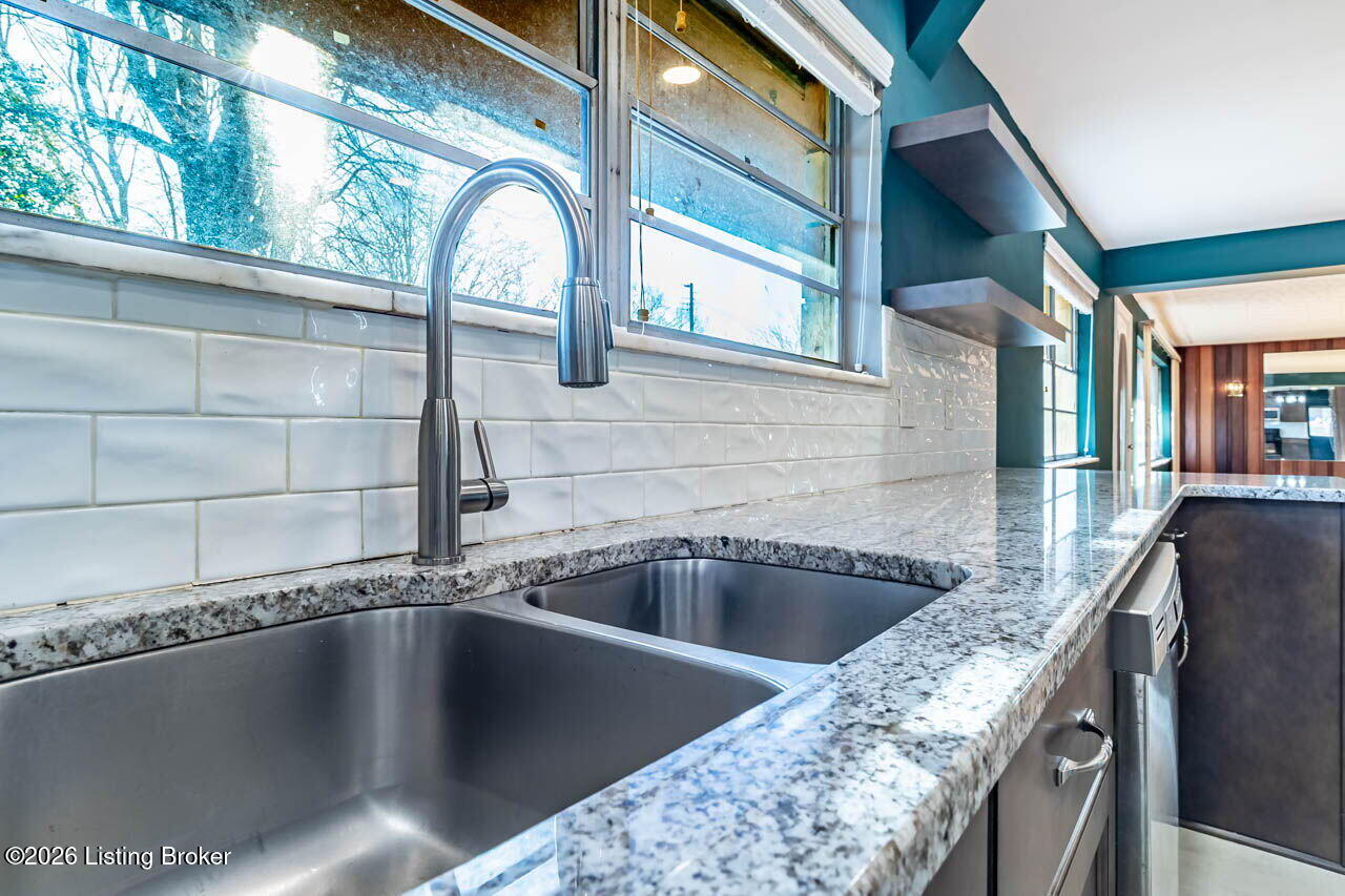 5739 Dorinda Dr