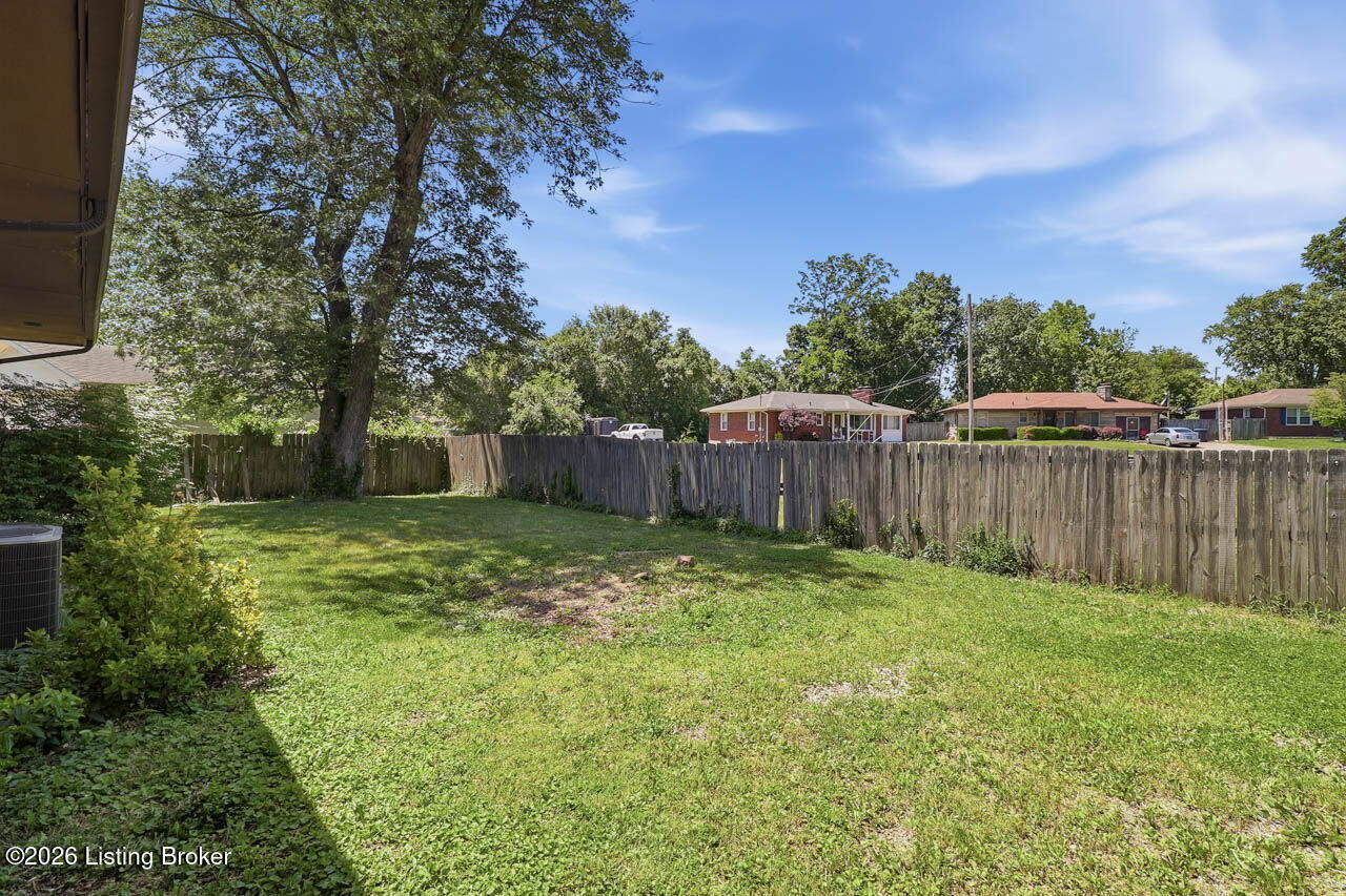 5739 Dorinda Dr