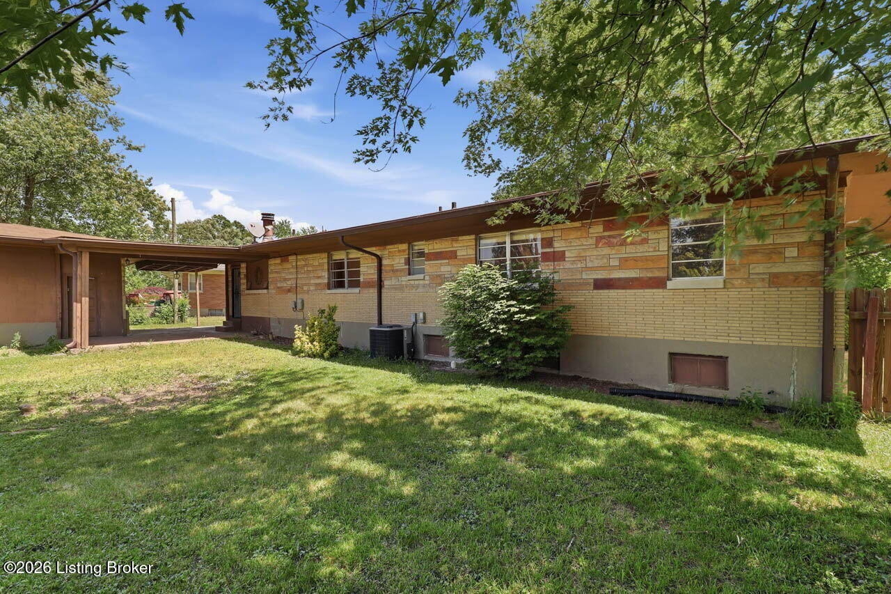 5739 Dorinda Dr