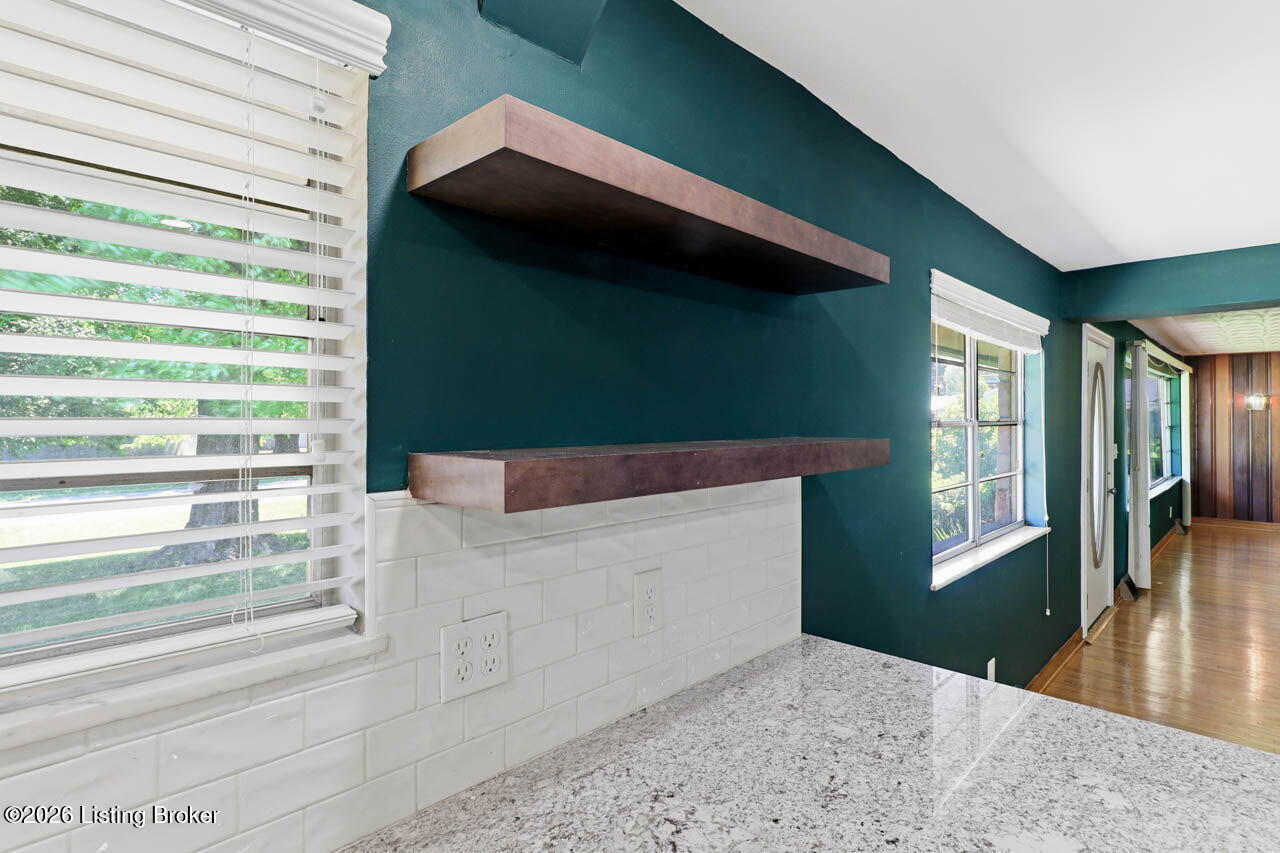 5739 Dorinda Dr